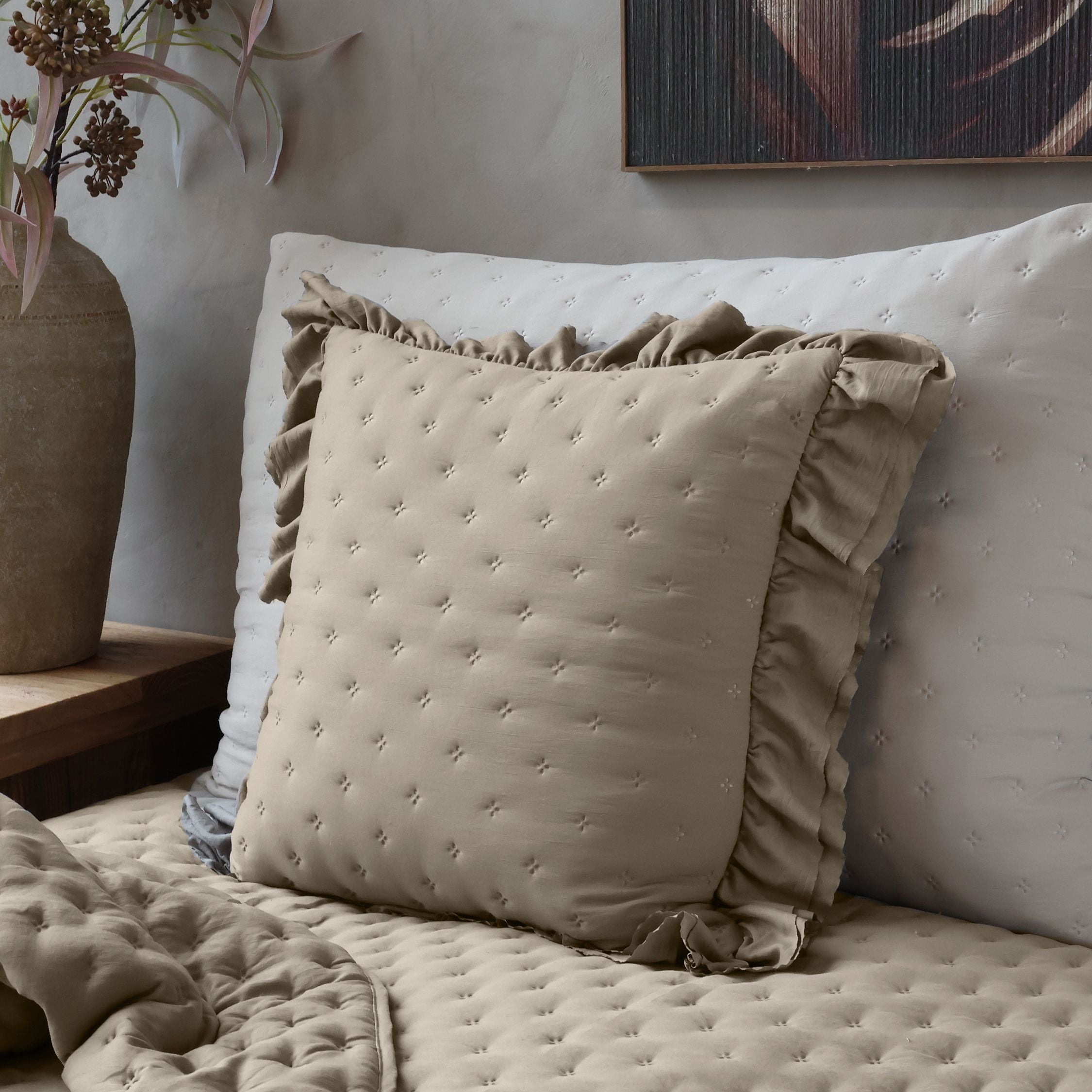 Kissen 50x50 cm in Latte – weicher Polyester-Bezug