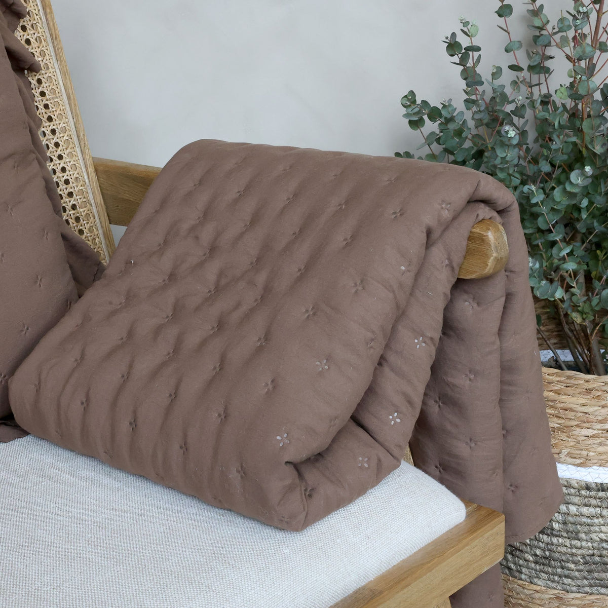 Aix Soft Quilt in Walnuss, 180 cm lang, 130 cm breit