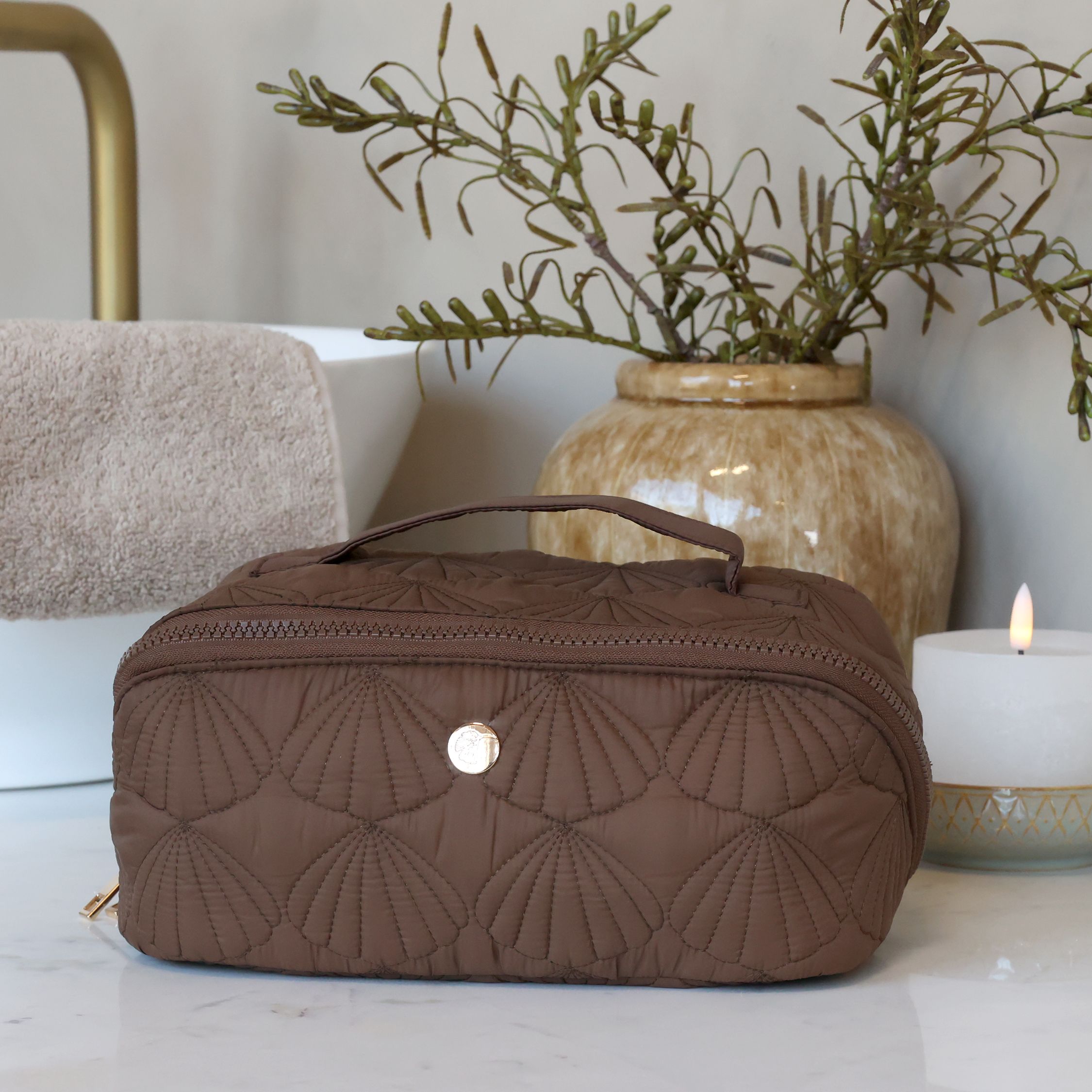 Kulturtasche mit Muschelmuster, coffee, 24 cm lang