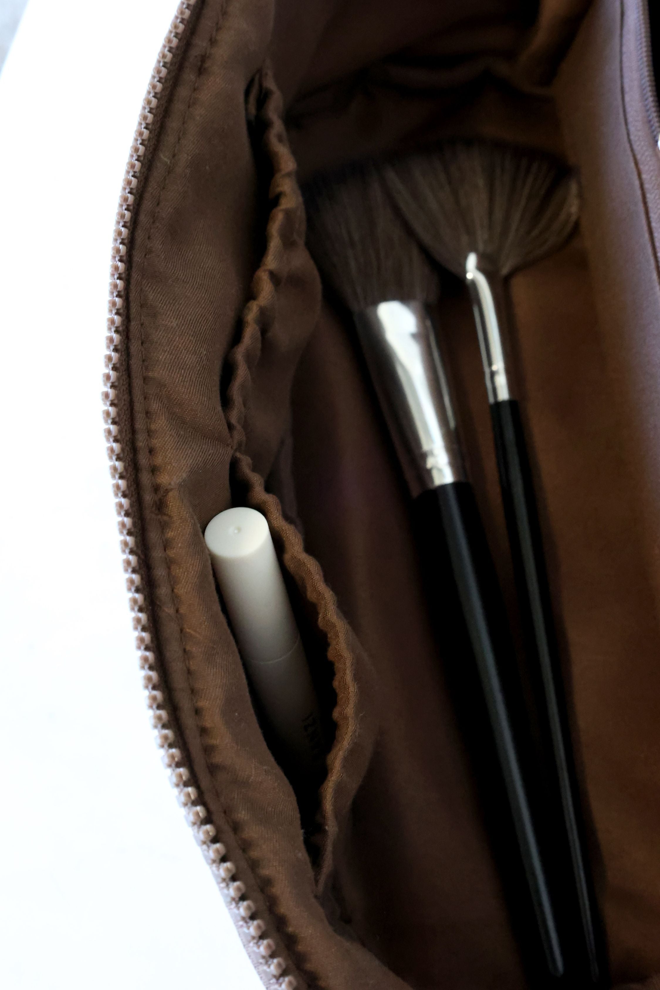 Kulturtasche mit Muschelmuster, coffee, 24 cm lang