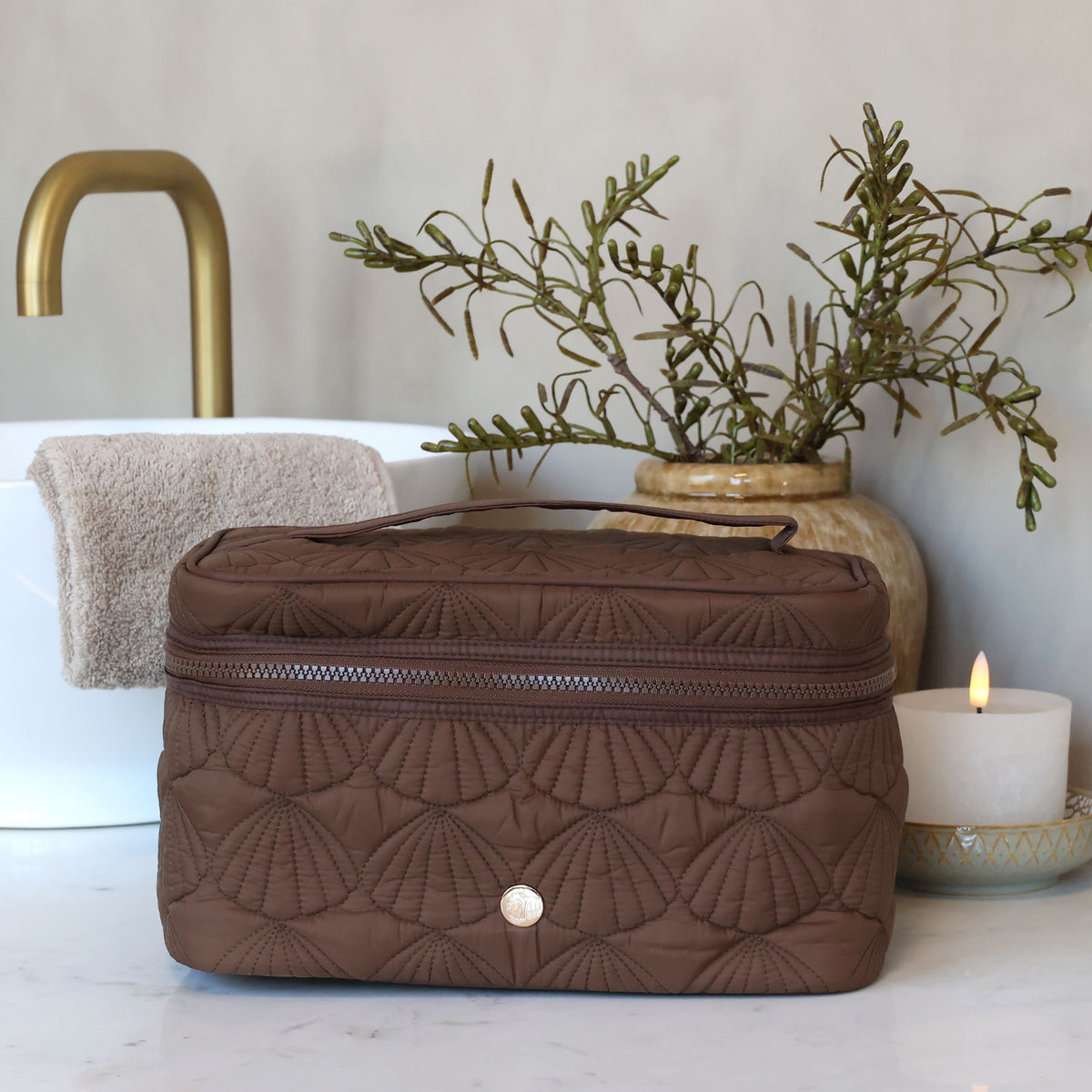 Kulturtasche mit Muschelmuster, coffee, 27 cm lang