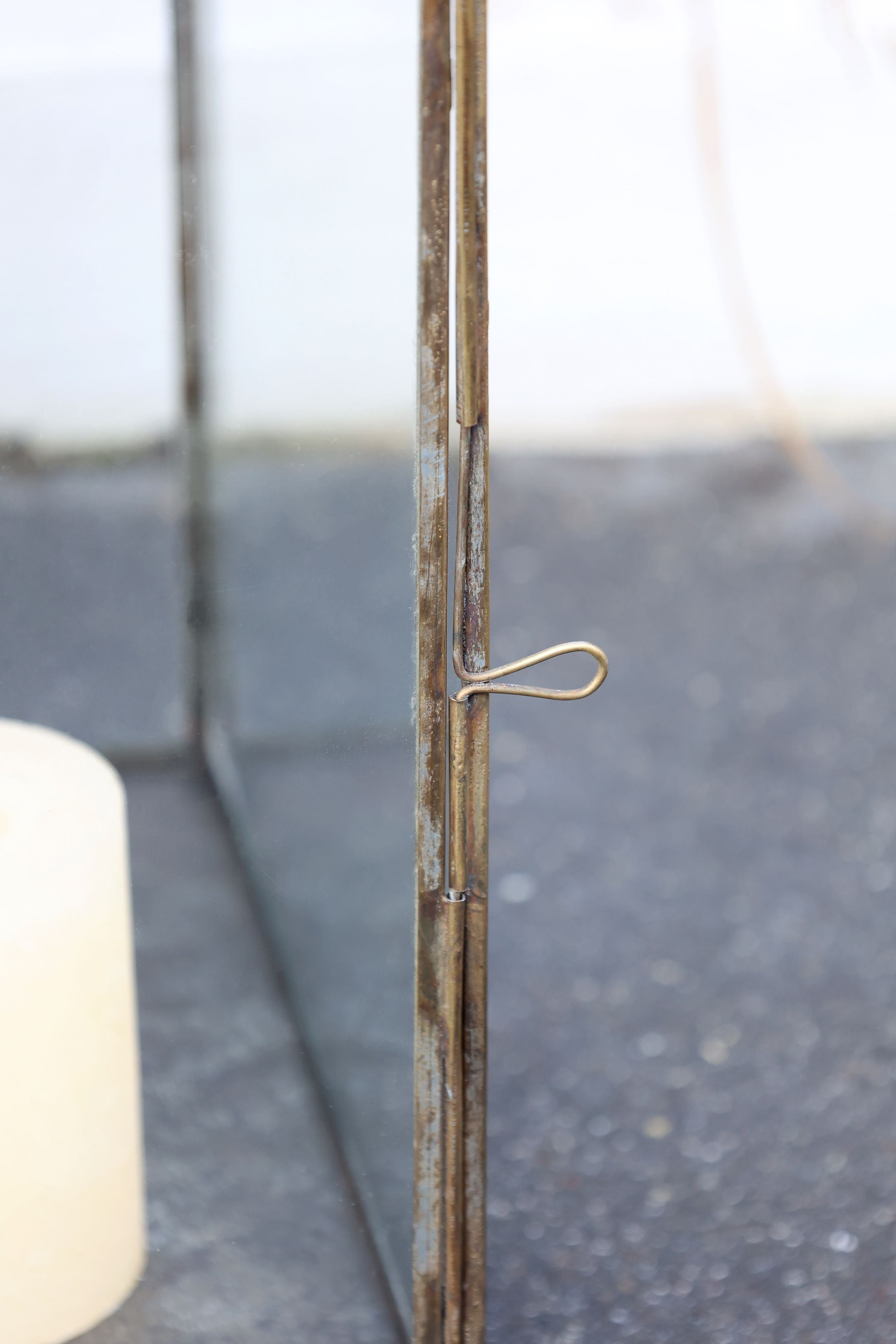 Laterne mit Muster für Kerzen, antik messing