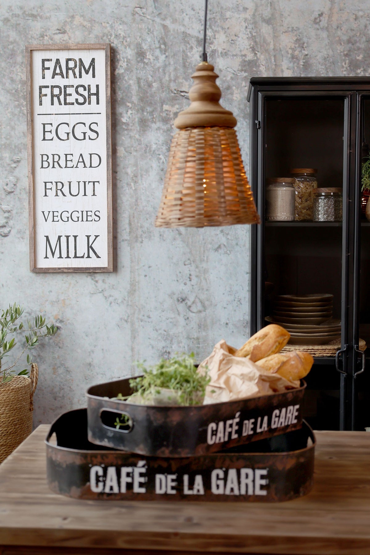 Schild Farm Fresh aus Tannenholz und Eisen, 81,5 cm hoch