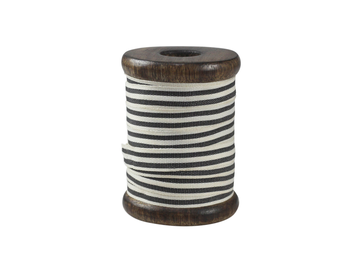 Ribbon w. stripe L5 m on wooden spool black