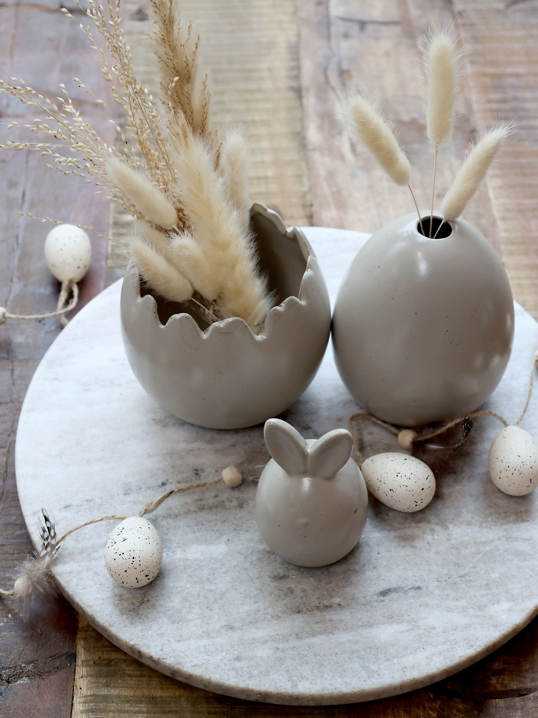 Vase Osterei aus Porzellan, 11 cm hoch, hell latte