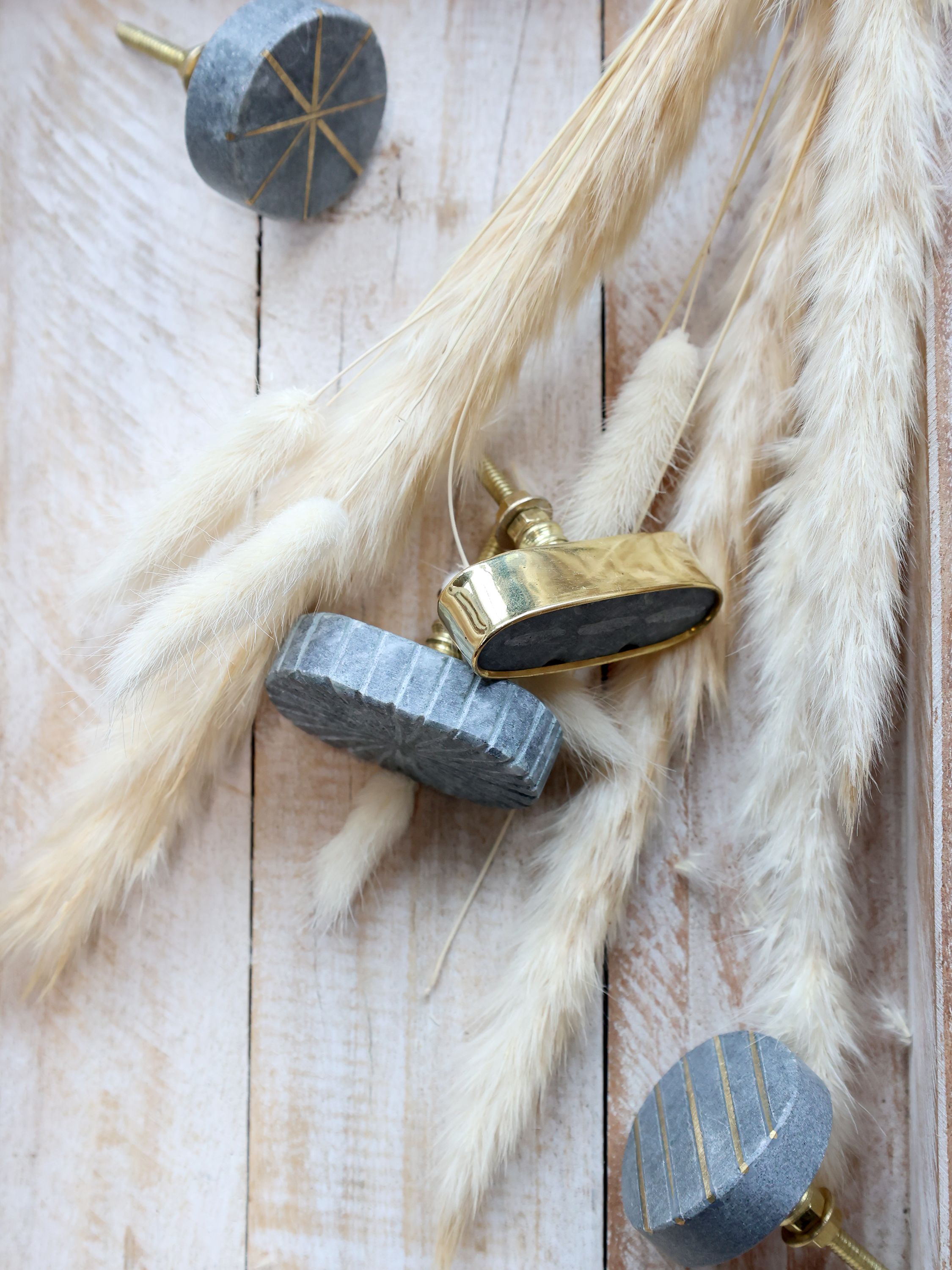Griff mit Messingkante, schwarz, Polyresin und Marmor
