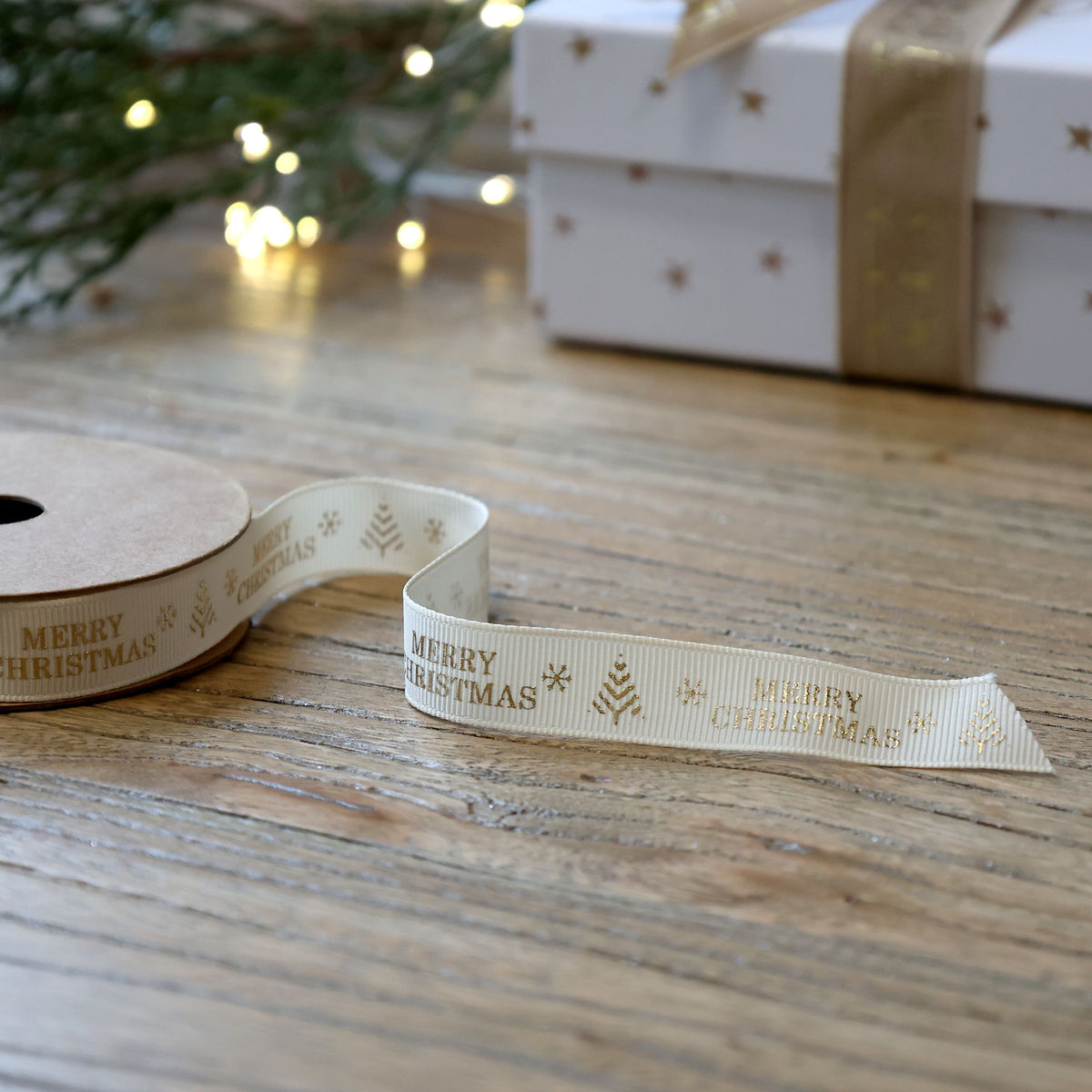 Band mit Merry Christmas, 5 m x 1,5 cm, creme