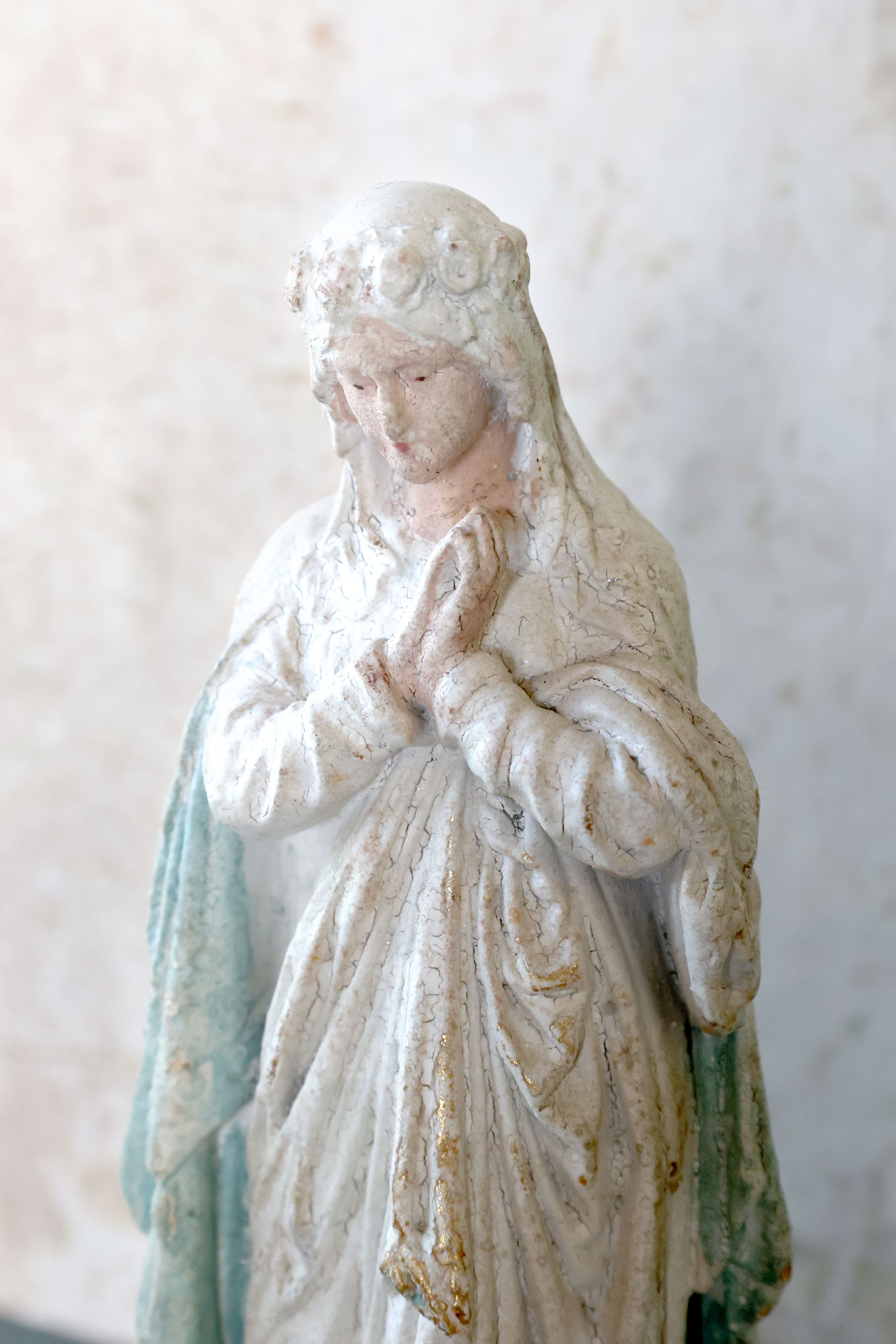 Madonna-Figur aus Polyresin, opal, 31 cm hoch