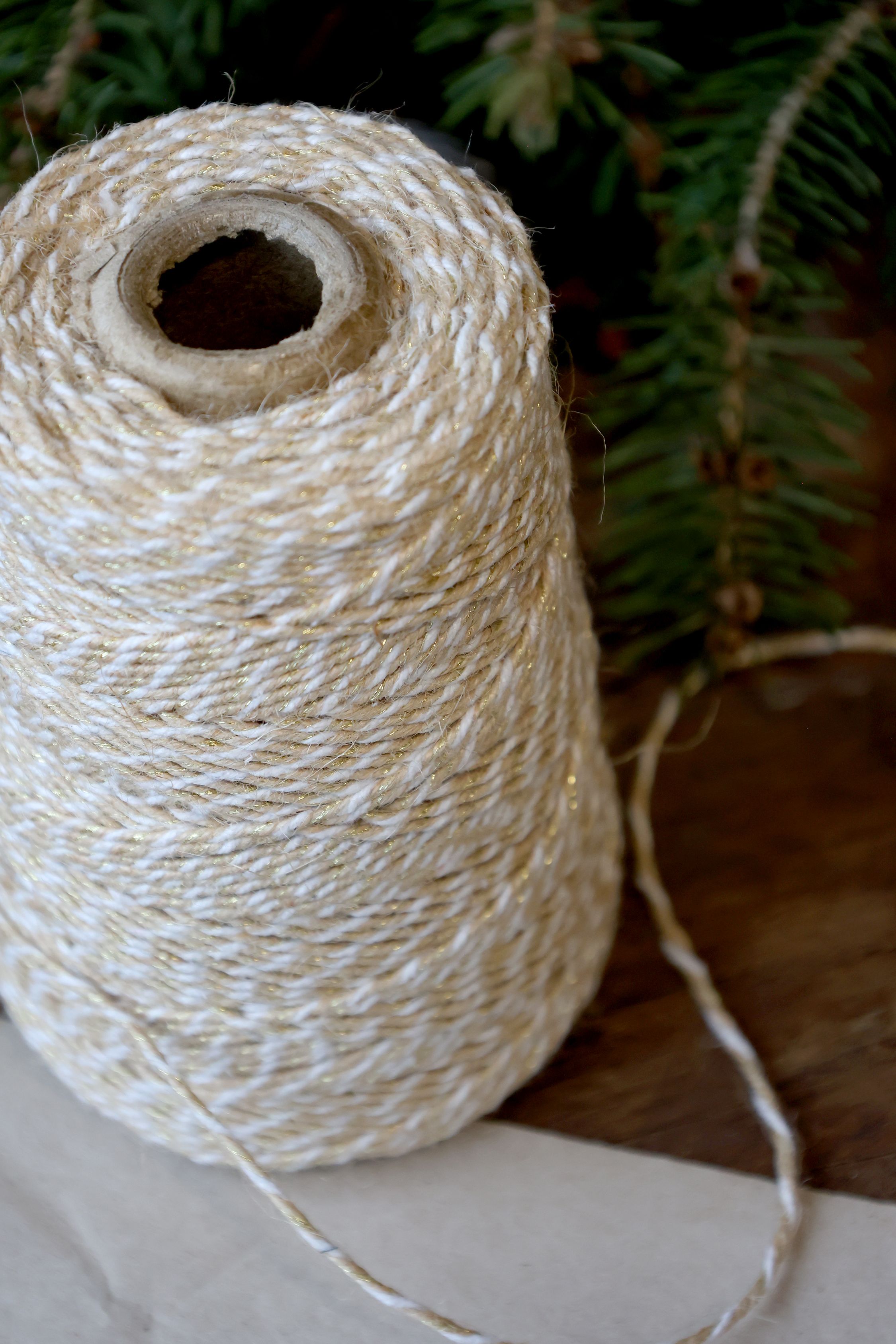 Juteband mit Golddraht 160 m weiß/beige