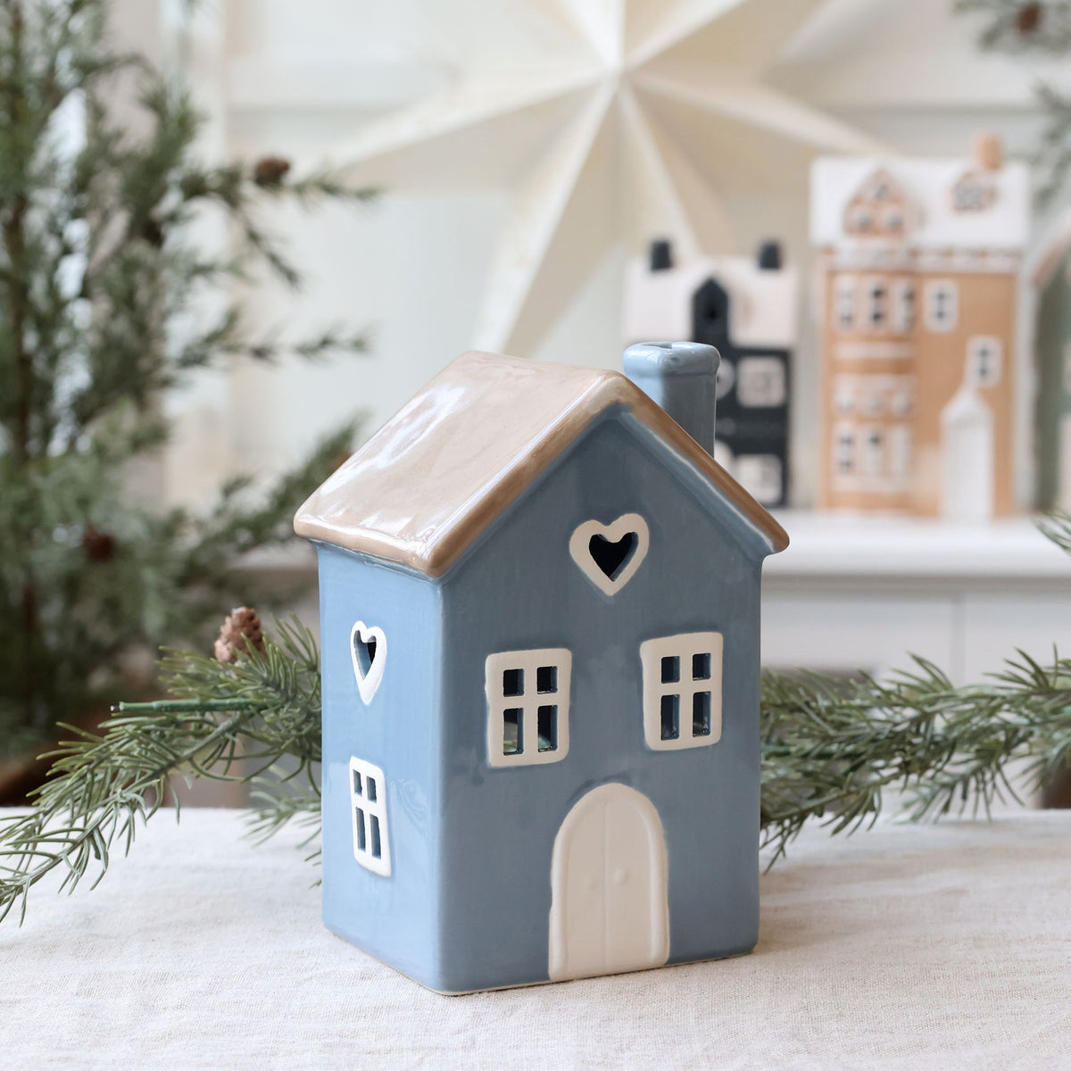 Teelichthalter Haus aus Steingut, 18 cm, sky blue