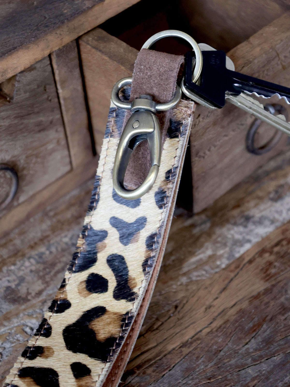 Schlüsselanhänger aus Leder mit Leopardenmuster, 28,5 cm
