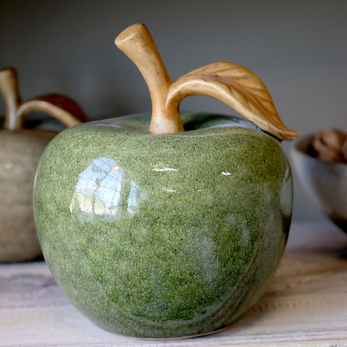 Apfel-Deko aus Steingut, 16 cm hoch, für Regal
