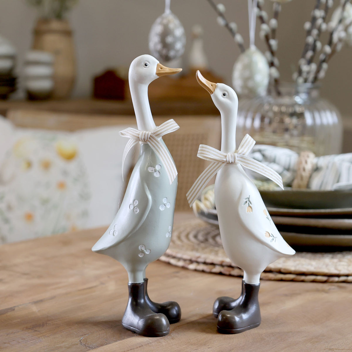 Gänsefiguren mit Schleifen Set von 2, opal und creme