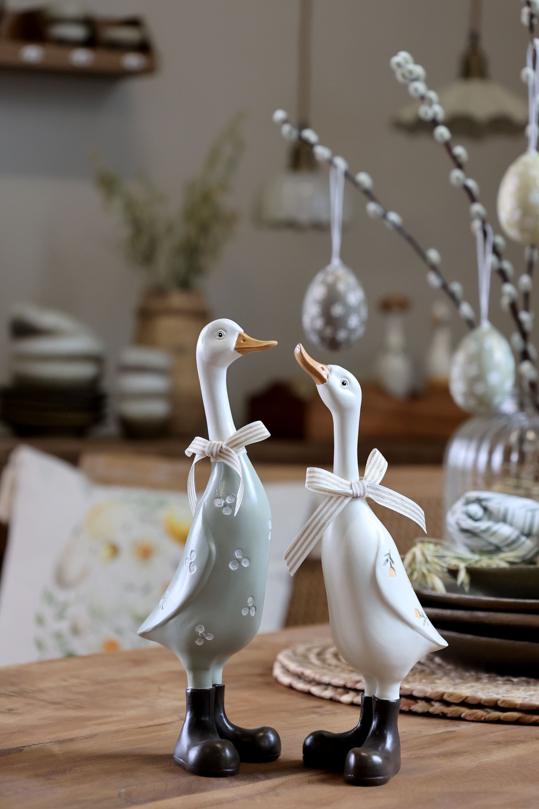 Gänsefiguren mit Schleifen Set von 2, opal und creme