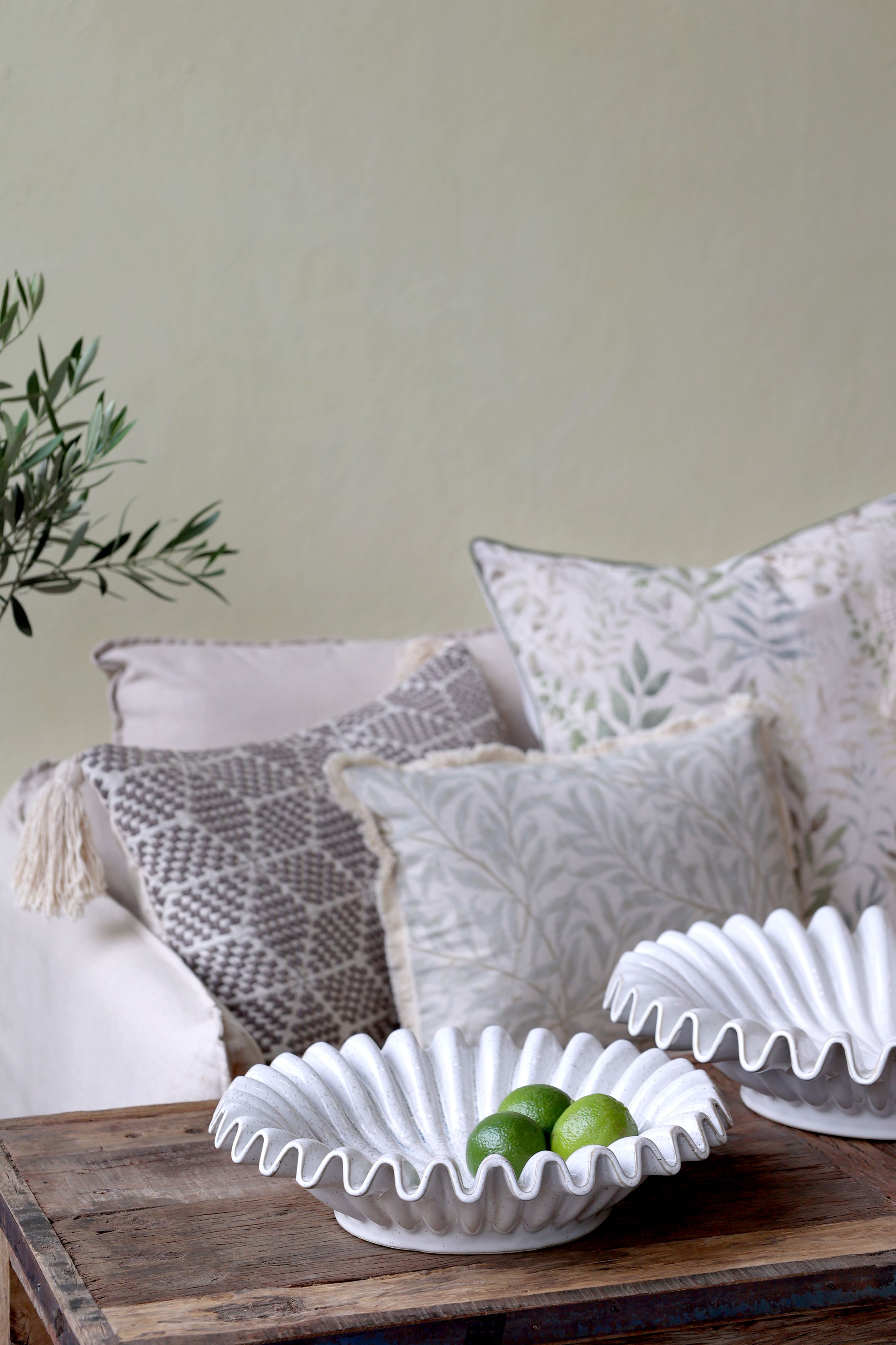 Tablett mit geriffelter Kante, Steingut, 44 cm, creme