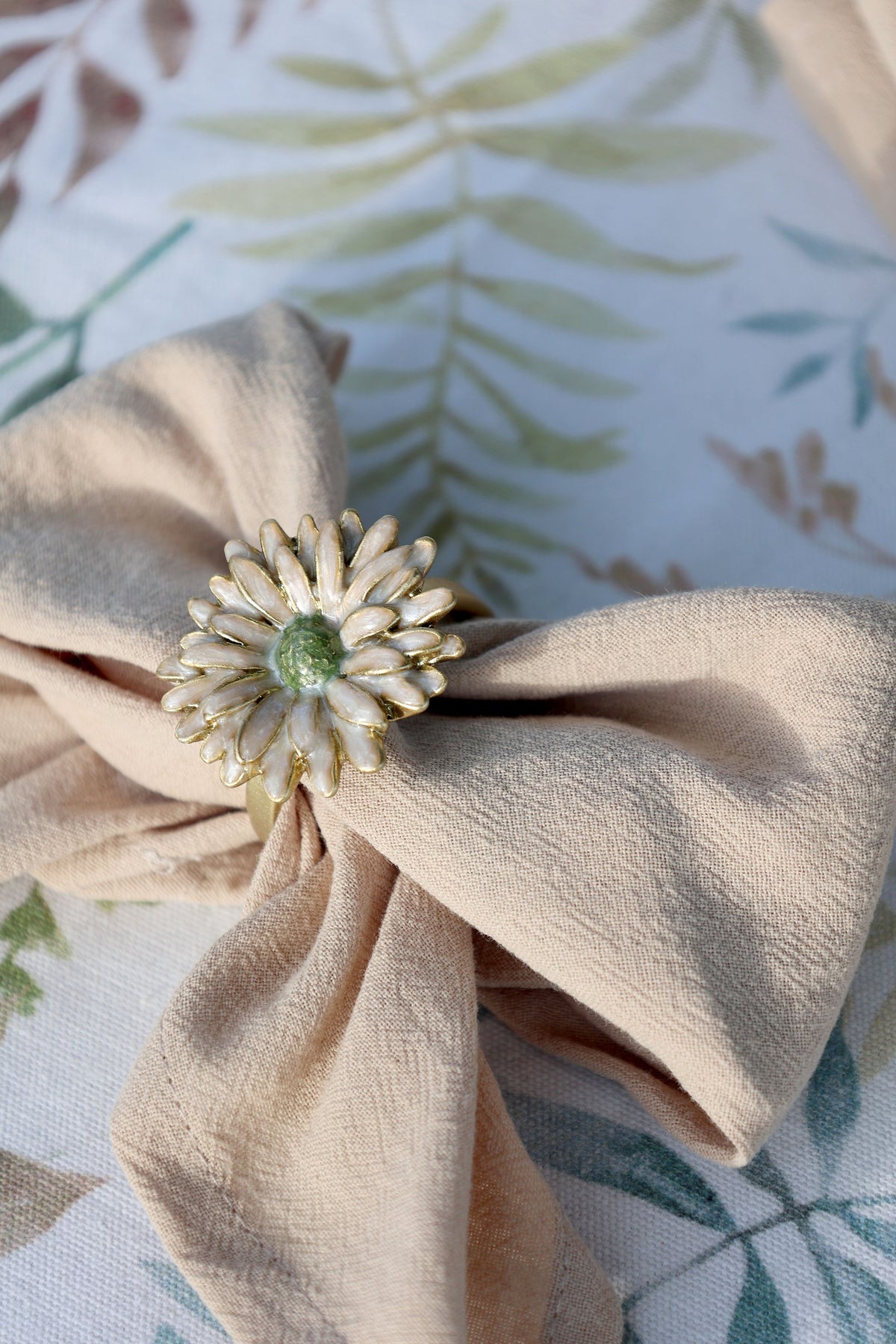 Serviettenring mit Blumen, Zinklegierung, creme, 4 cm