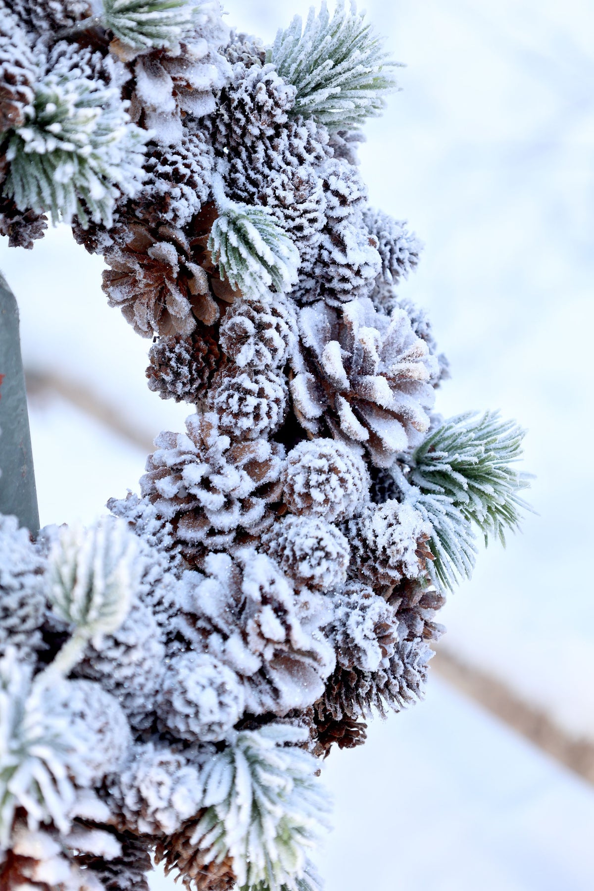 Fleur Kranz mit Zapfen und Schnee, 33 cm Durchmesser