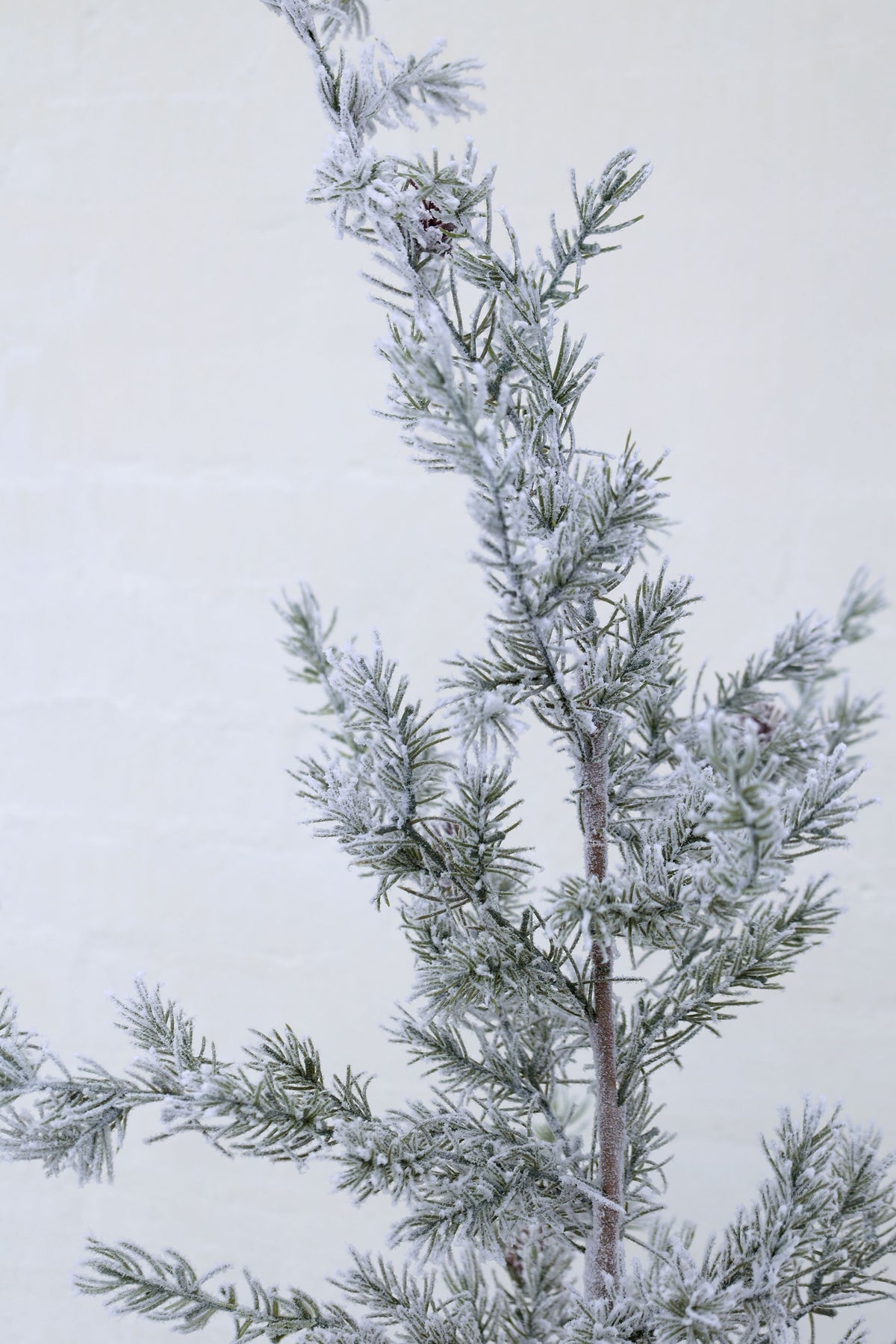 Kunst-Tannenbaum mit Schnee und Zapfen, 120 cm