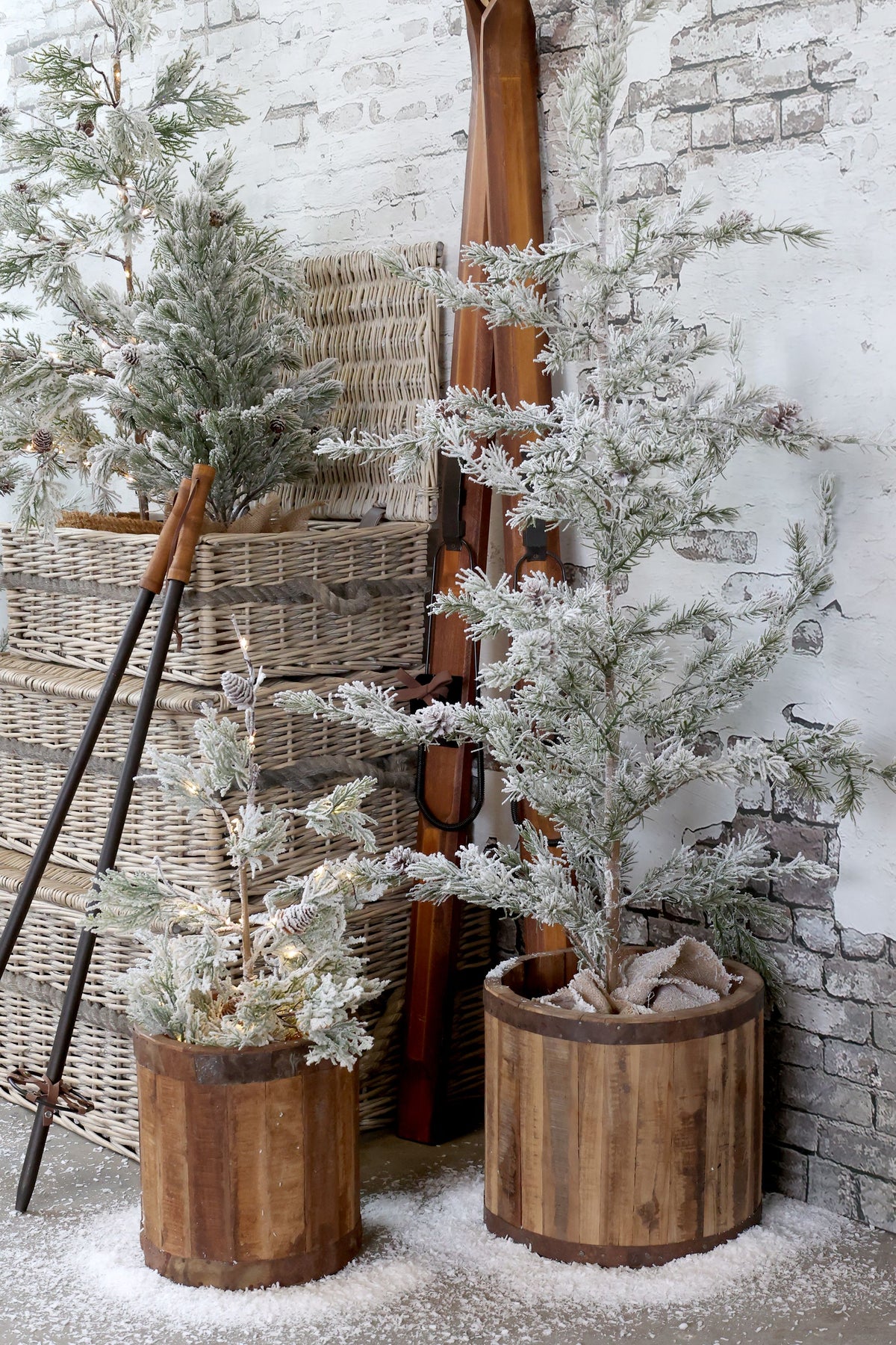 Kunst-Tannenbaum mit Schnee und Zapfen, 120 cm