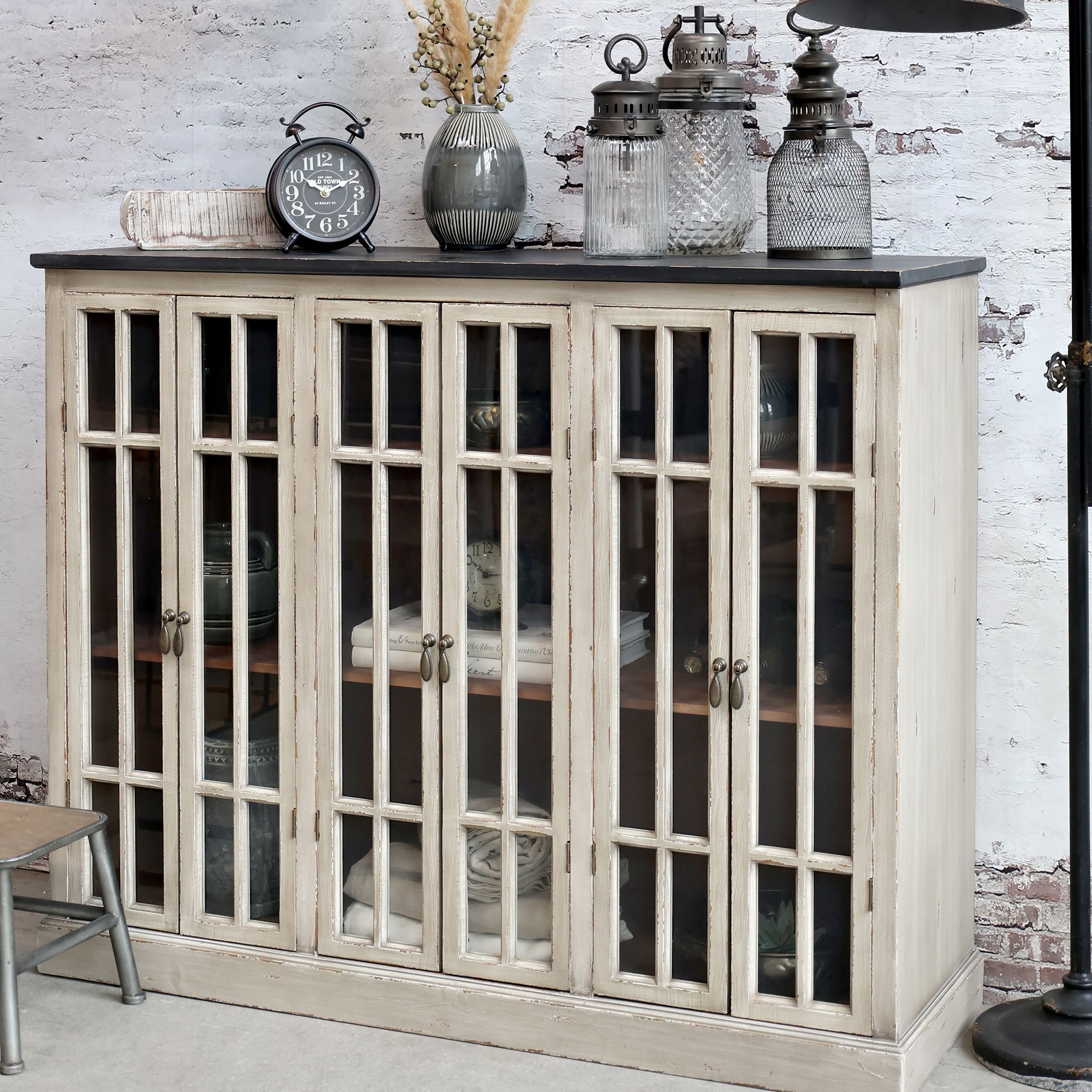 Vitrinenschrank mit 6 Türen, schwarz, 123 cm lang