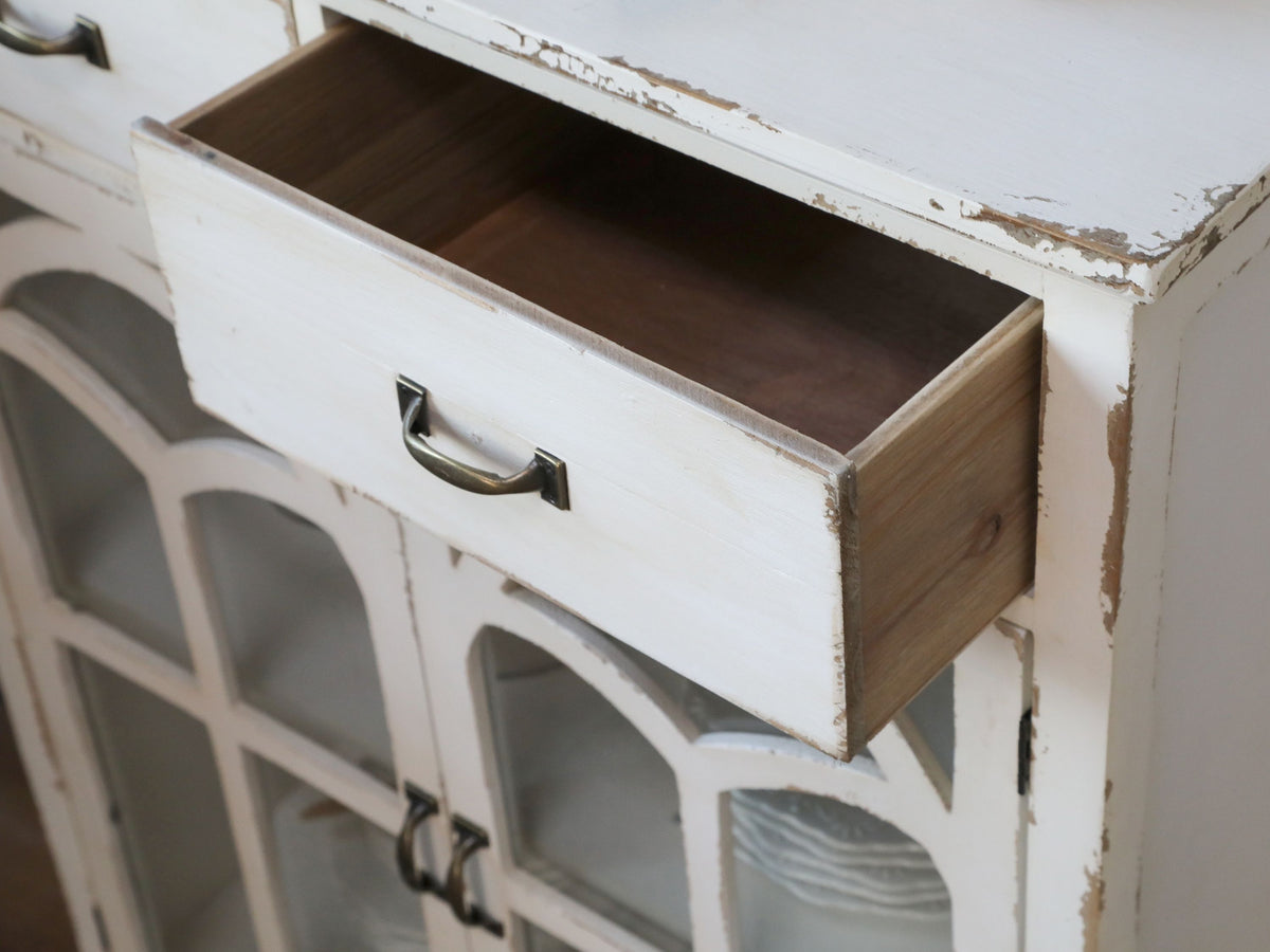 Vitrinenschrank mit Glastüren in Antique Creme