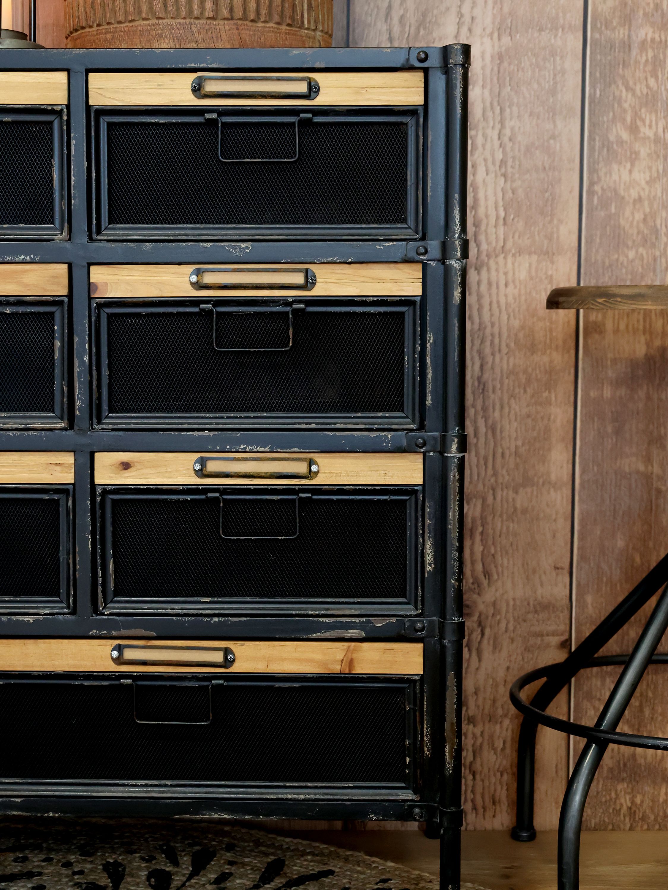 Kommode aus Eisen und Tannenholz in Antique Schwarz
