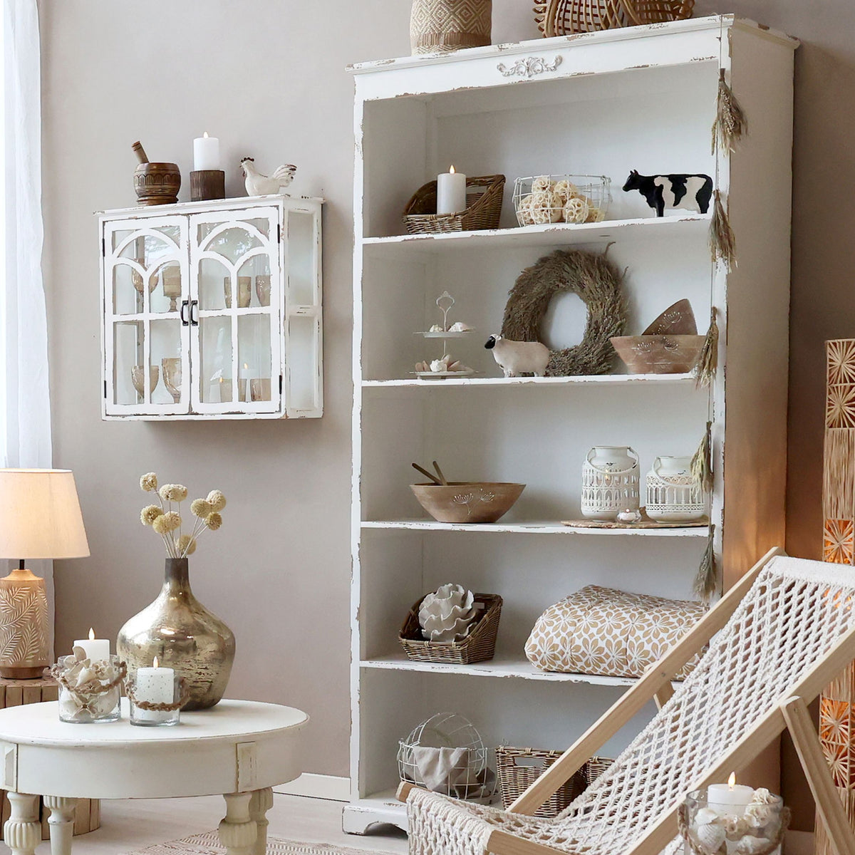 Regal mit 5 Böden und Dekor in Antique Creme – 200 cm hoch