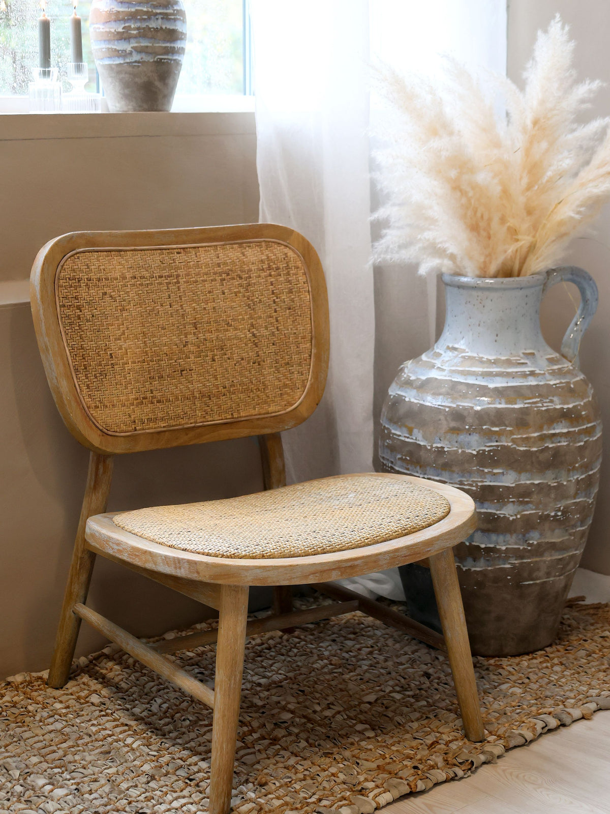 Loungestuhl mit Rattan-Geflechtsitz und Rückenlehne, natur