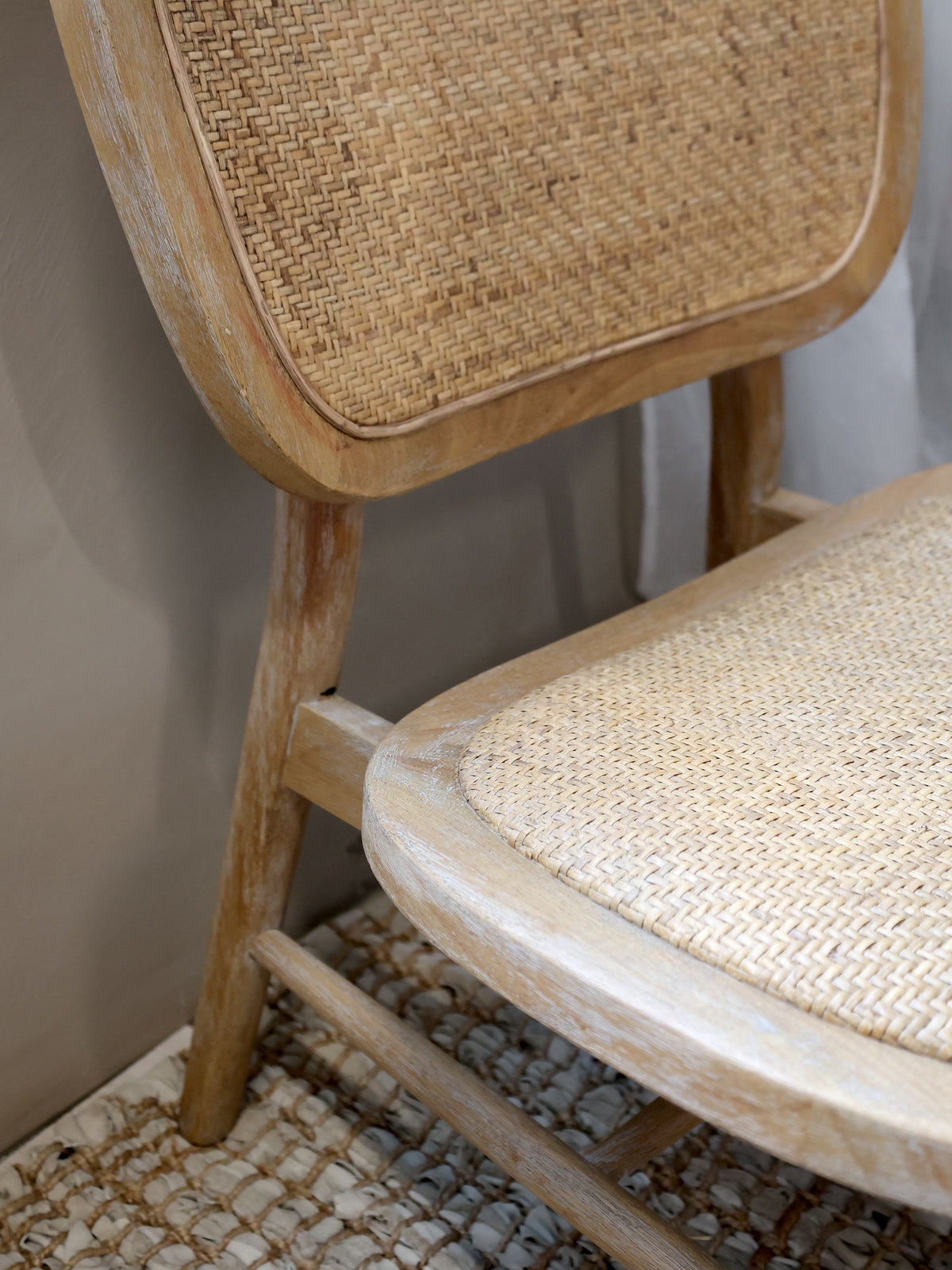 Loungestuhl mit Rattan-Geflechtsitz und Rückenlehne, natur