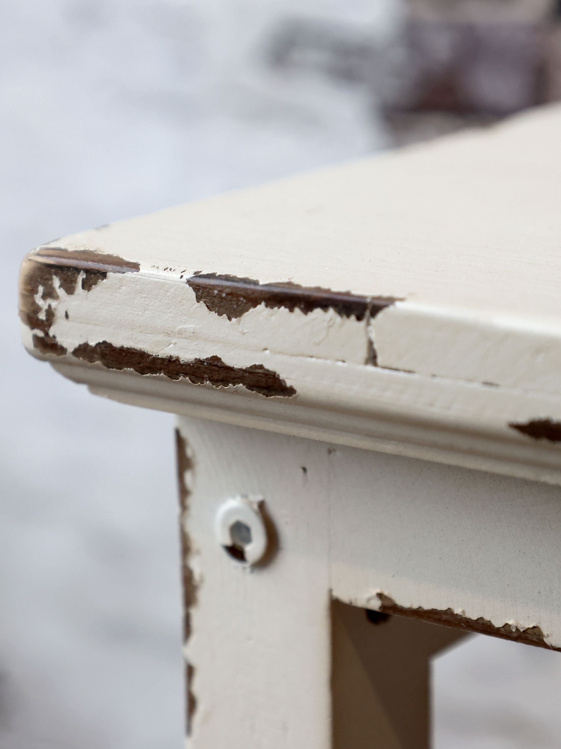 Tisch mit Regal aus Tannenholz, antique creme, 35 cm breit