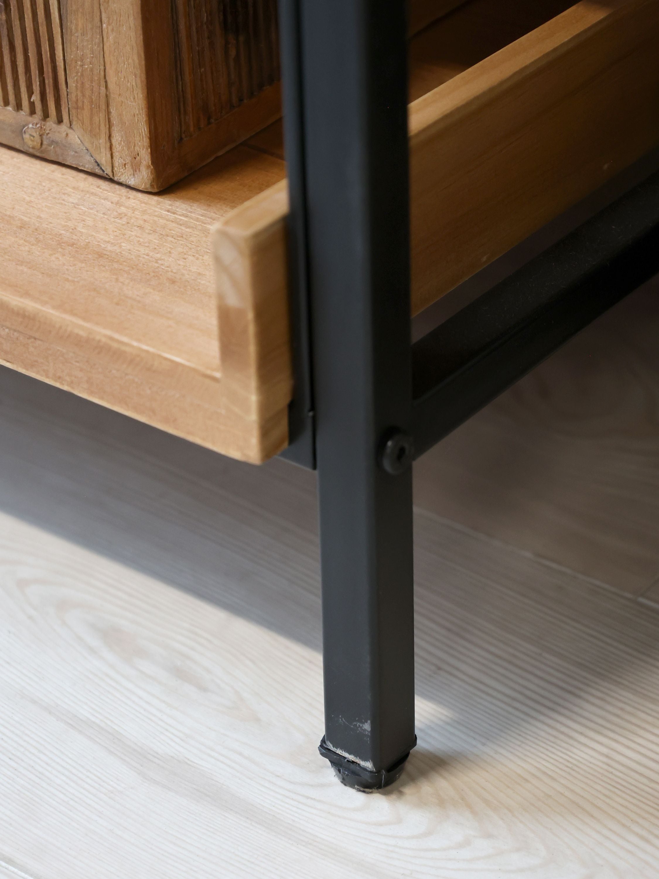 Regal mit 6 Fächern aus Tannenholz und Eisen, 213 cm hoch