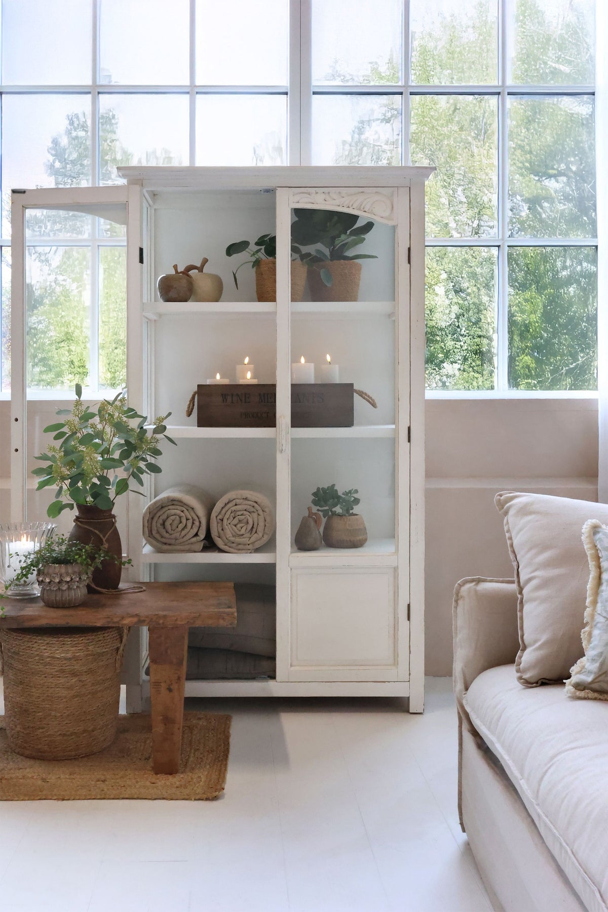 Vitrinenschrank mit Glastüren, 170 cm hoch, antique creme