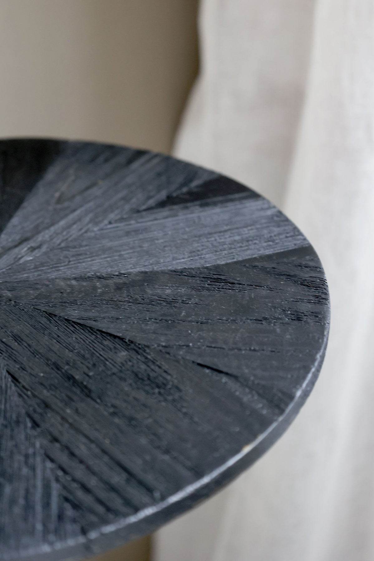 Wandtisch aus Eisen und Tannenholz, kohle, 45,5 cm hoch