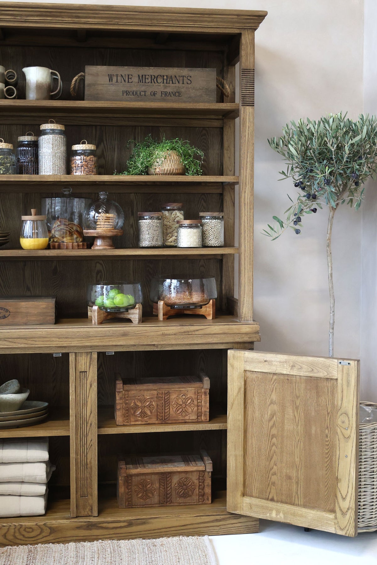 Vitrine Marseille fürs Wohnzimmer, 196 cm hoch, natur