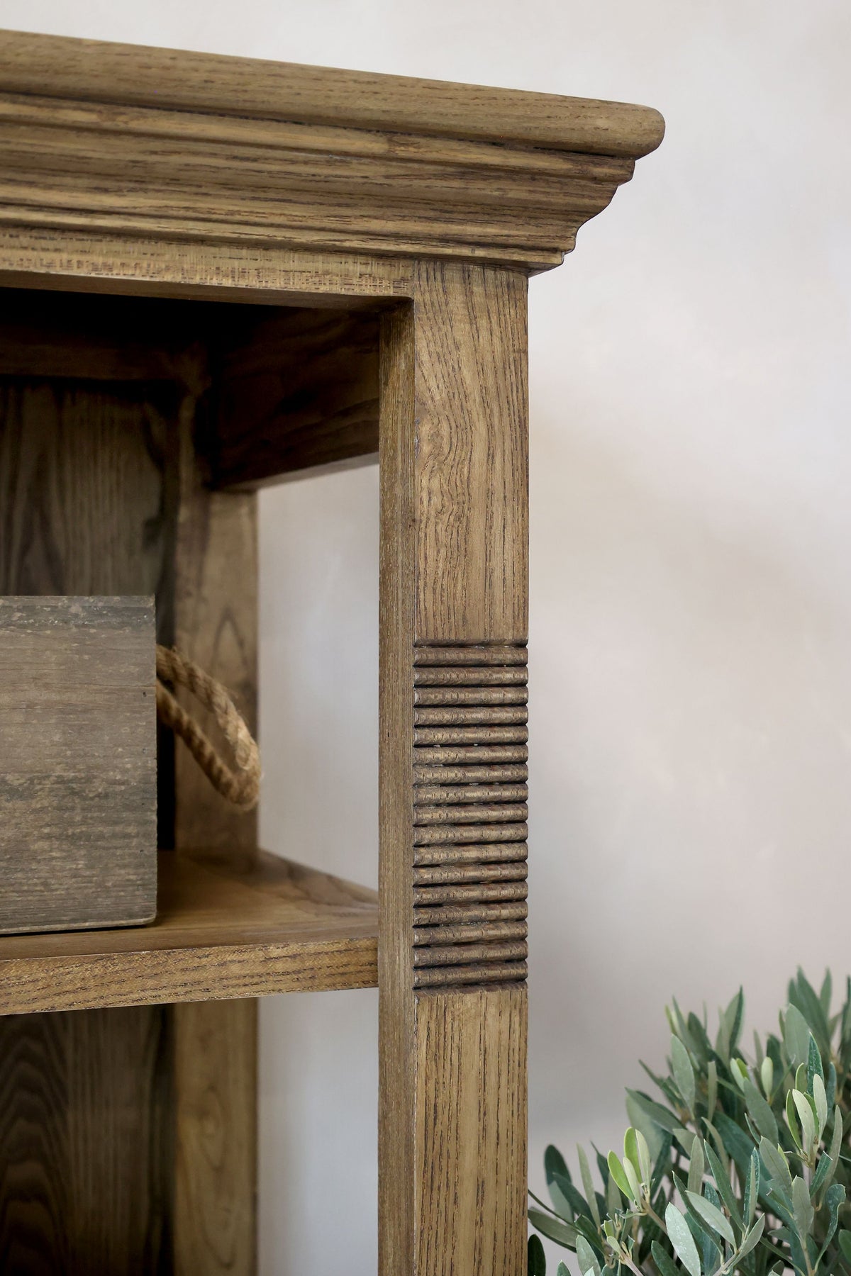 Vitrine Marseille fürs Wohnzimmer, 196 cm hoch, natur