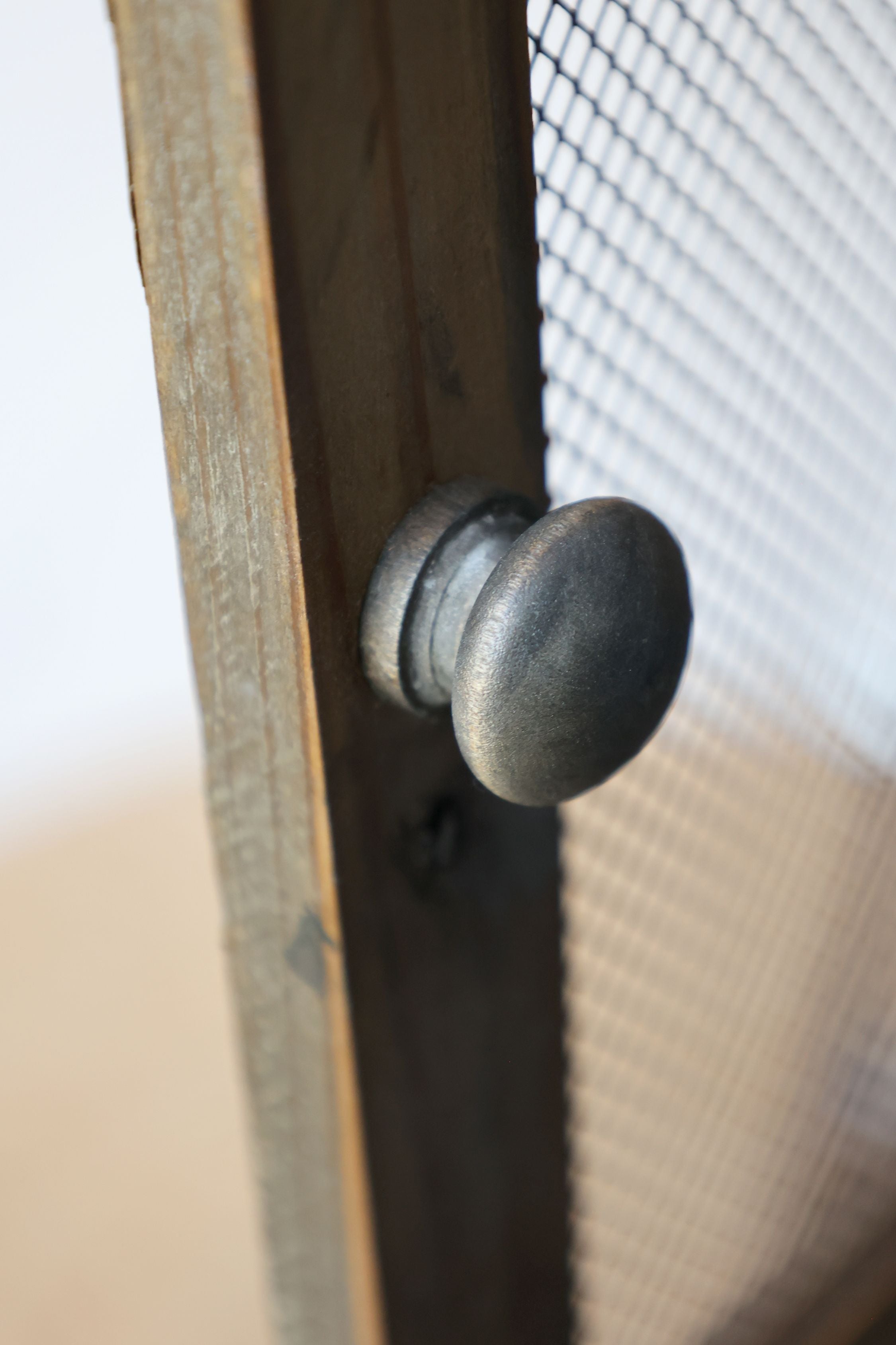Fliegenschrank aus Recyclingholz 42 cm hoch