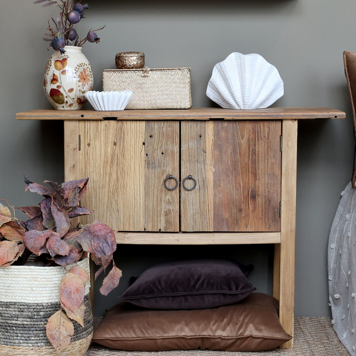 Kleiner Schrank mit Türen aus Ulmenholz, 82 cm hoch