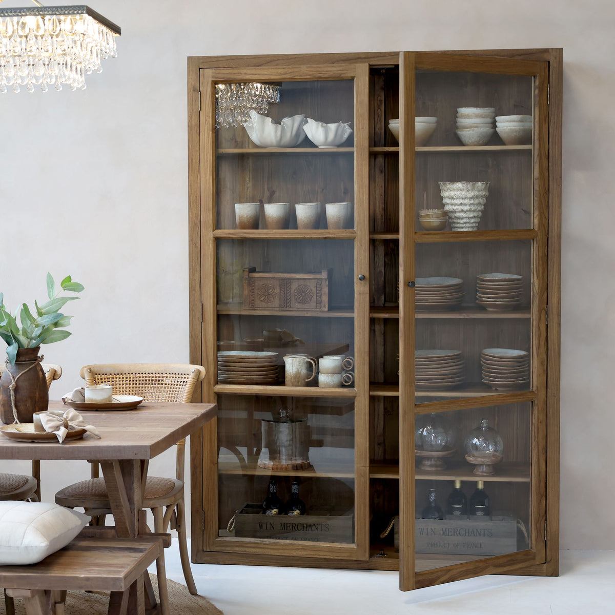 Vitrinenschrank Marseille aus Ulmenholz, 196 cm hoch