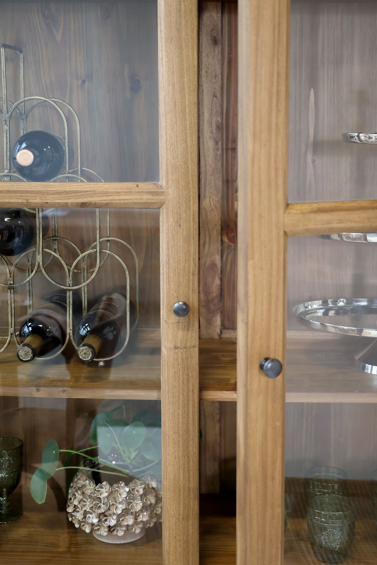 Vitrinenschrank Marseille aus Ulmenholz, 196 cm hoch