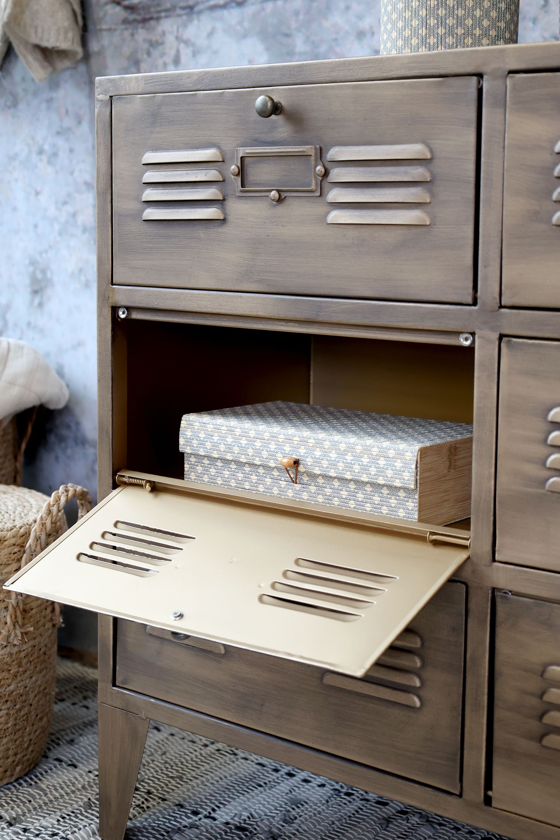 Kommode mit 6 Schubladen in Antique Messing