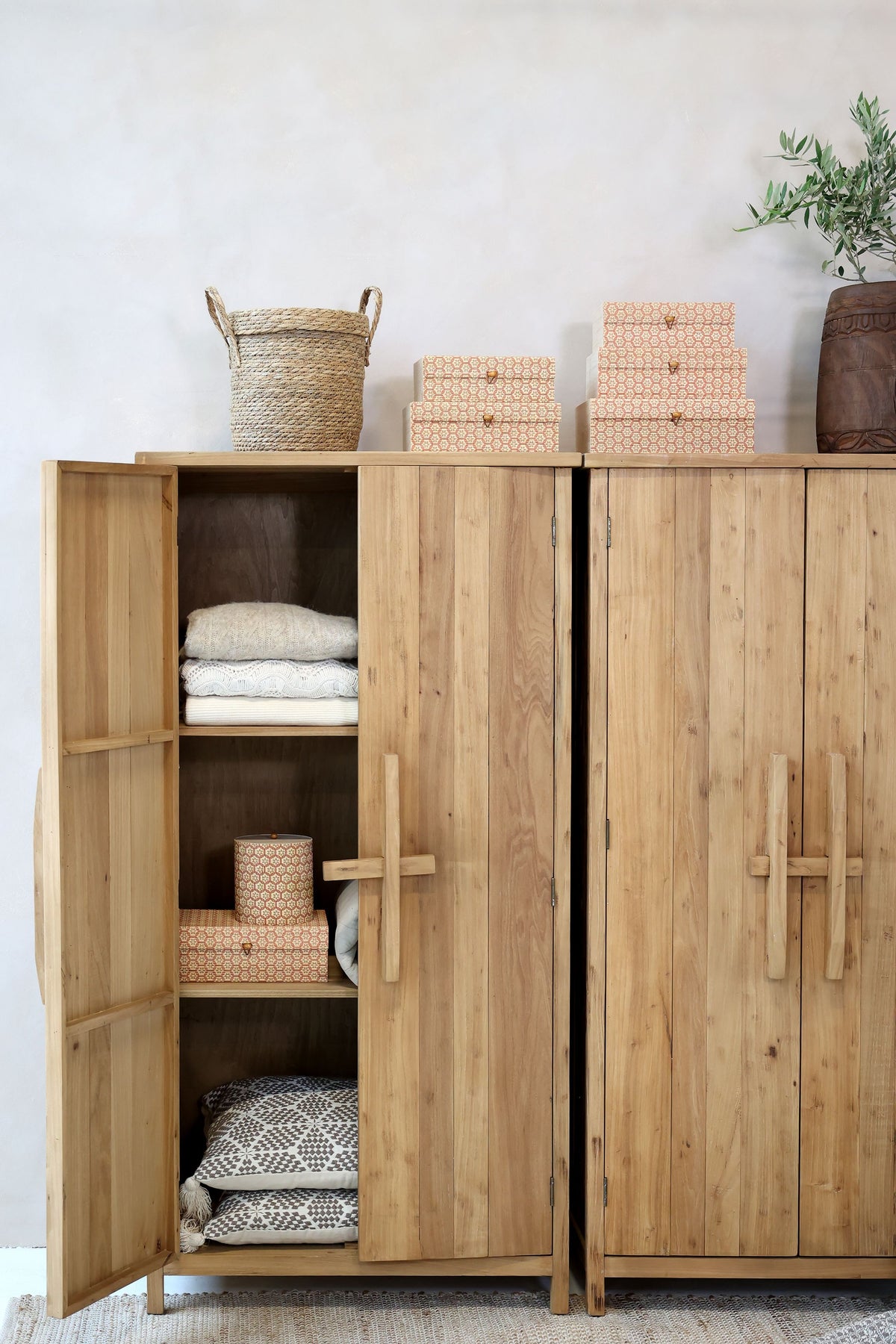 Kleiner Schrank mit Türen aus Ulmenholz, 155 cm hoch