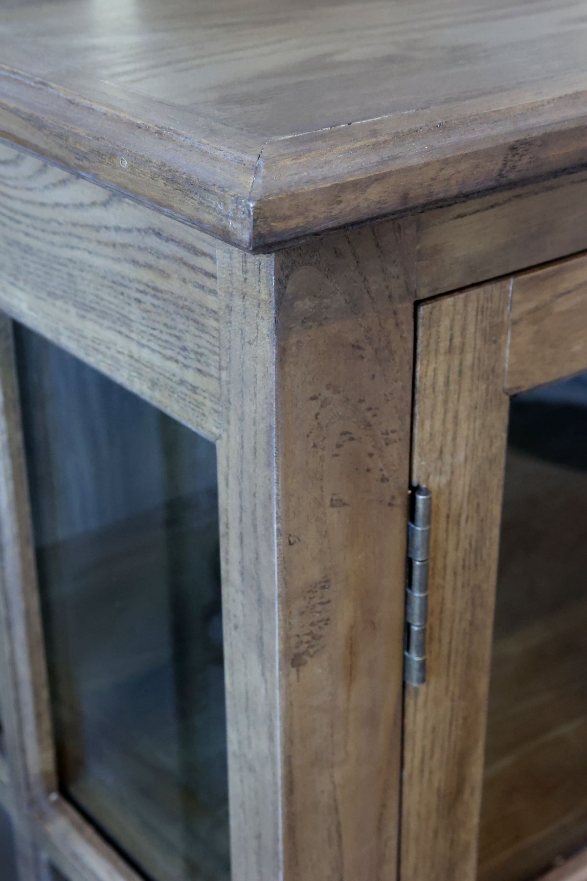 Vitrinenschrank Marseille aus Holz, 80 cm hoch, natur