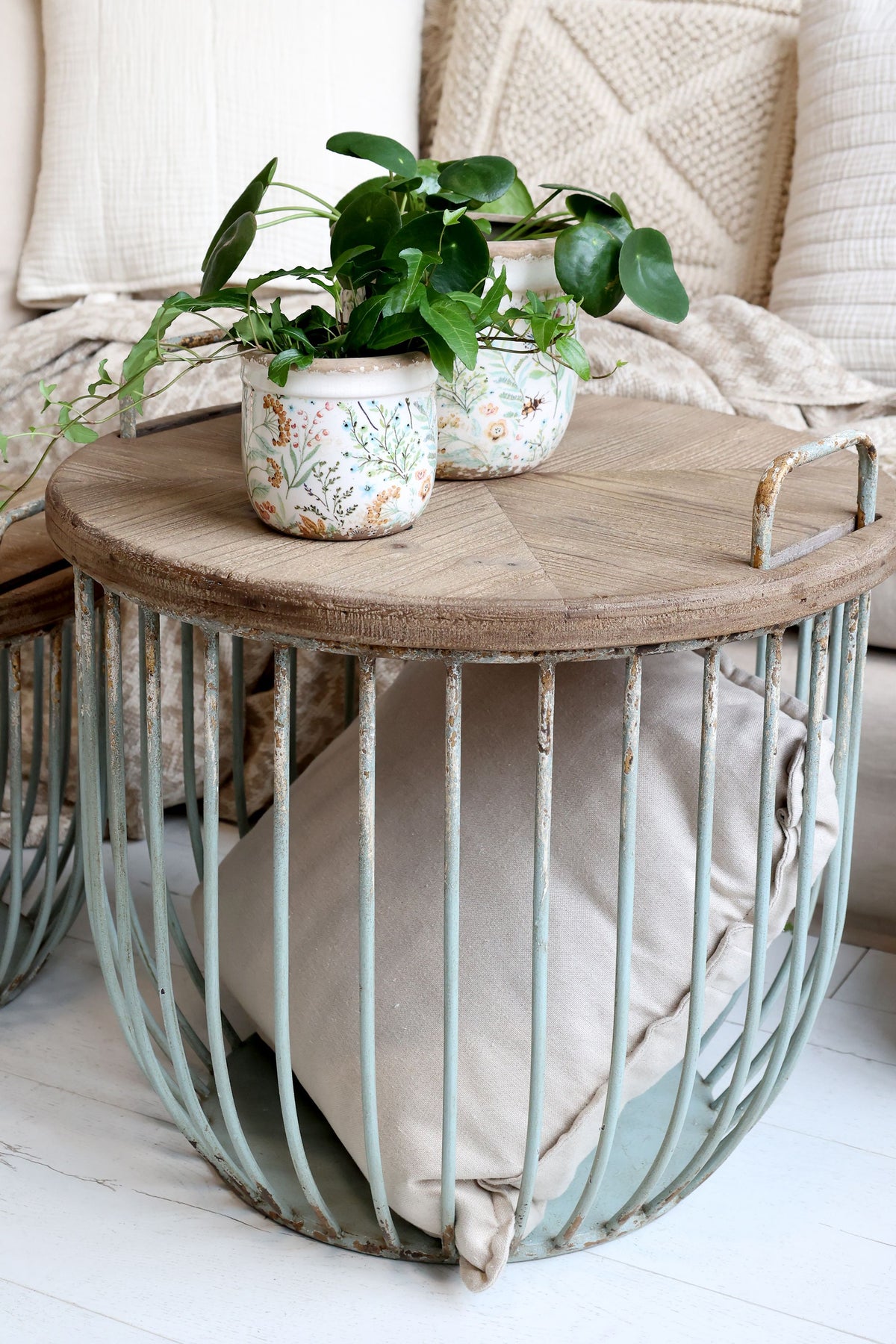 Sofatisch aus Eisen und Zypresse, 48 cm hoch, rund