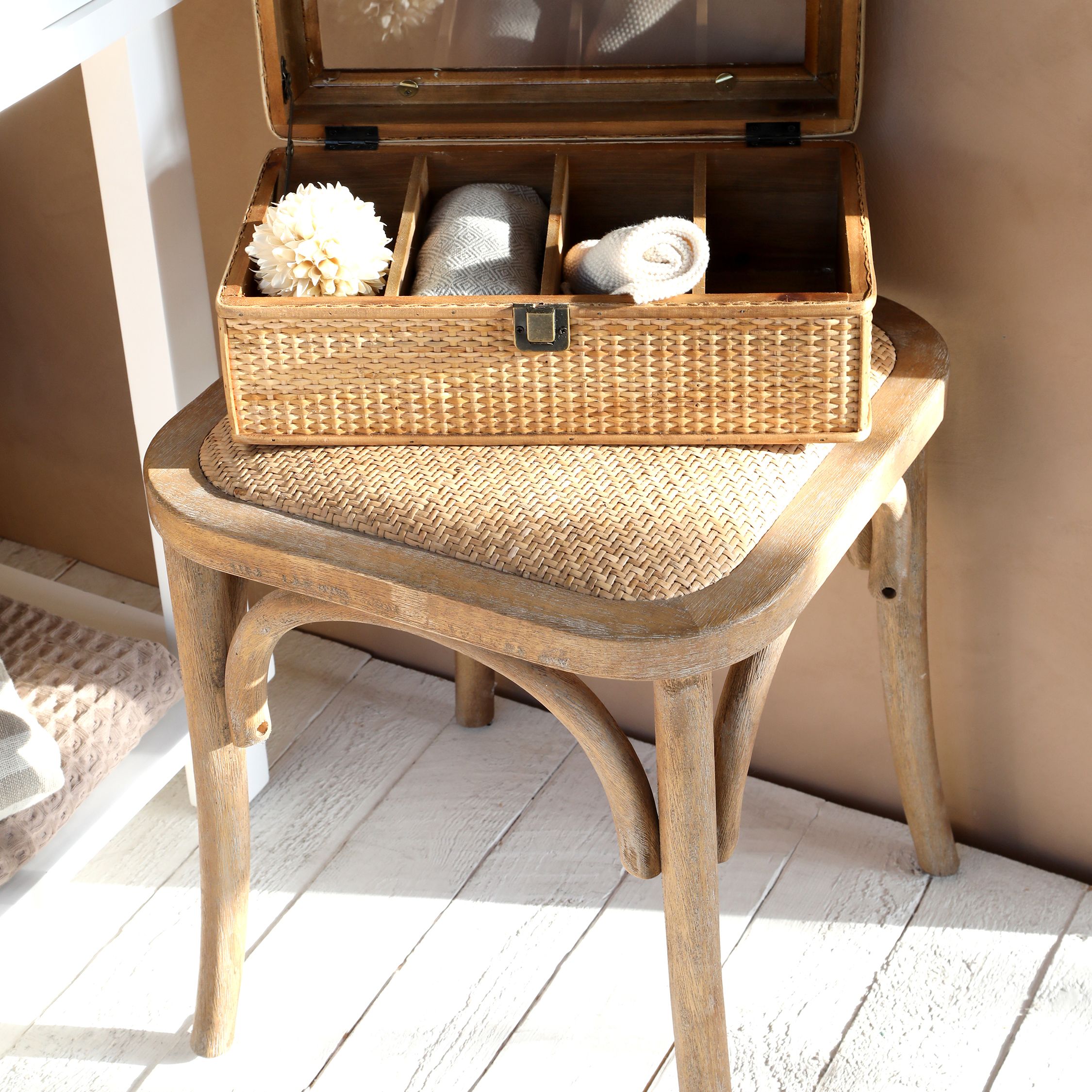 Franz Hocker mit geflochtenem Sitz aus Rattan, 42 cm breit