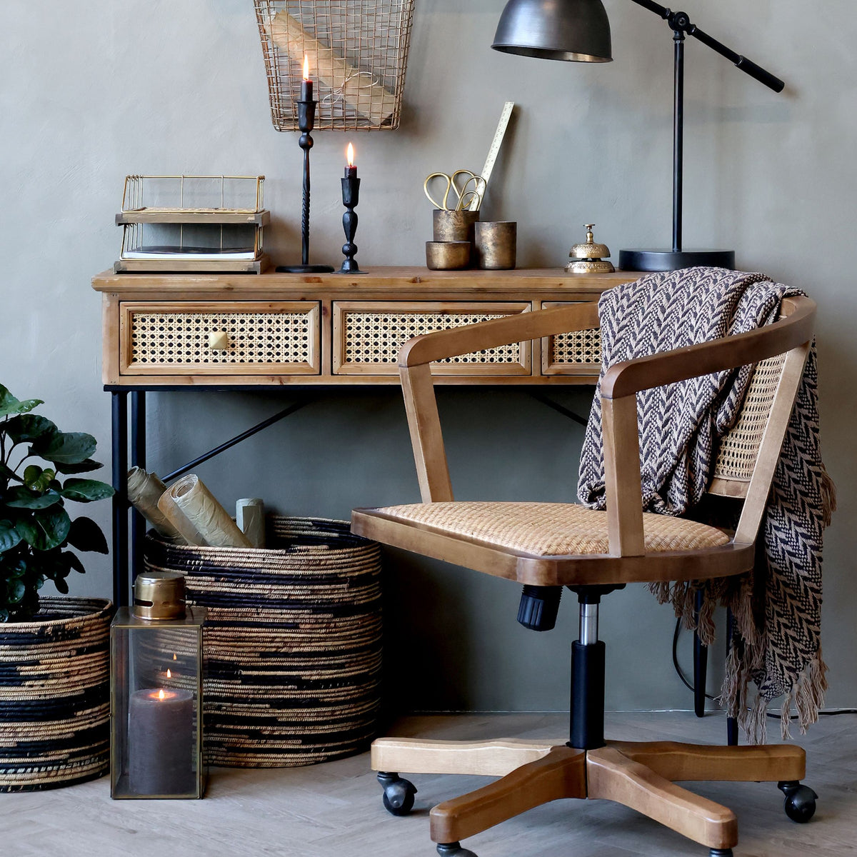 Französischer Bürostuhl mit Rattan-Geflecht, natur