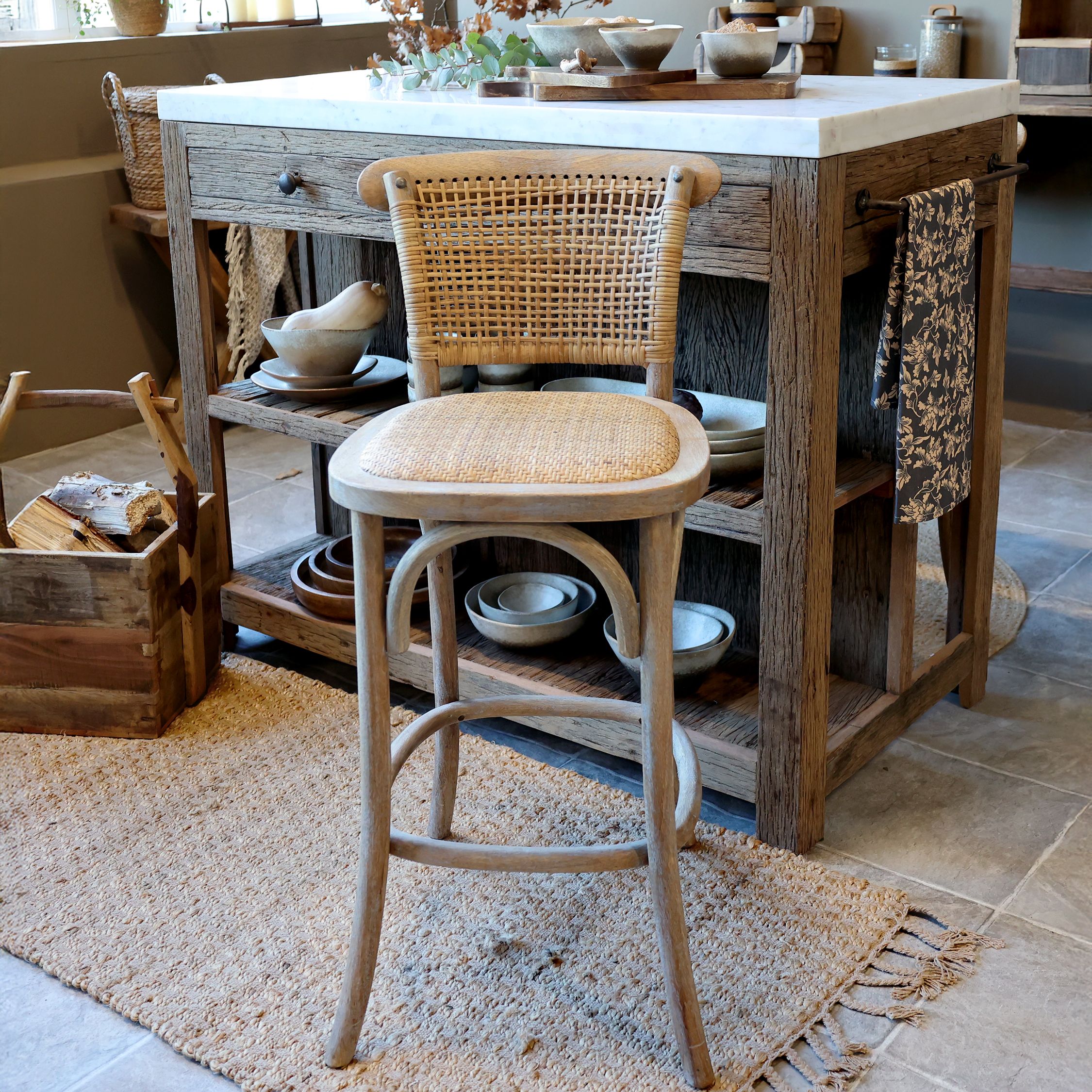 Französischer Barstuhl mit Rattan-Geflecht, 65 cm Sitzhöhe