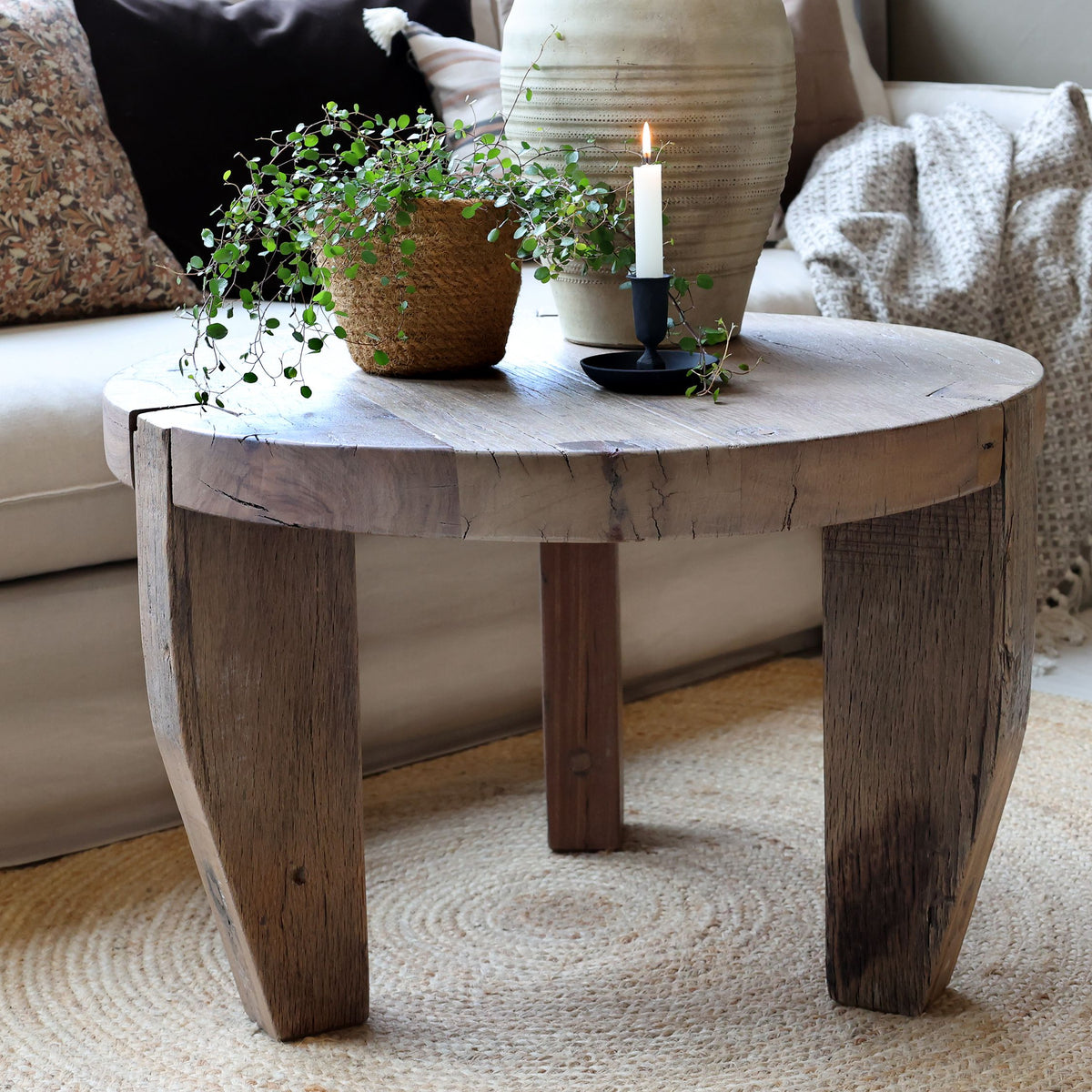 Sofatisch Grimaud aus Recyclingholz, rund, 48 cm hoch
