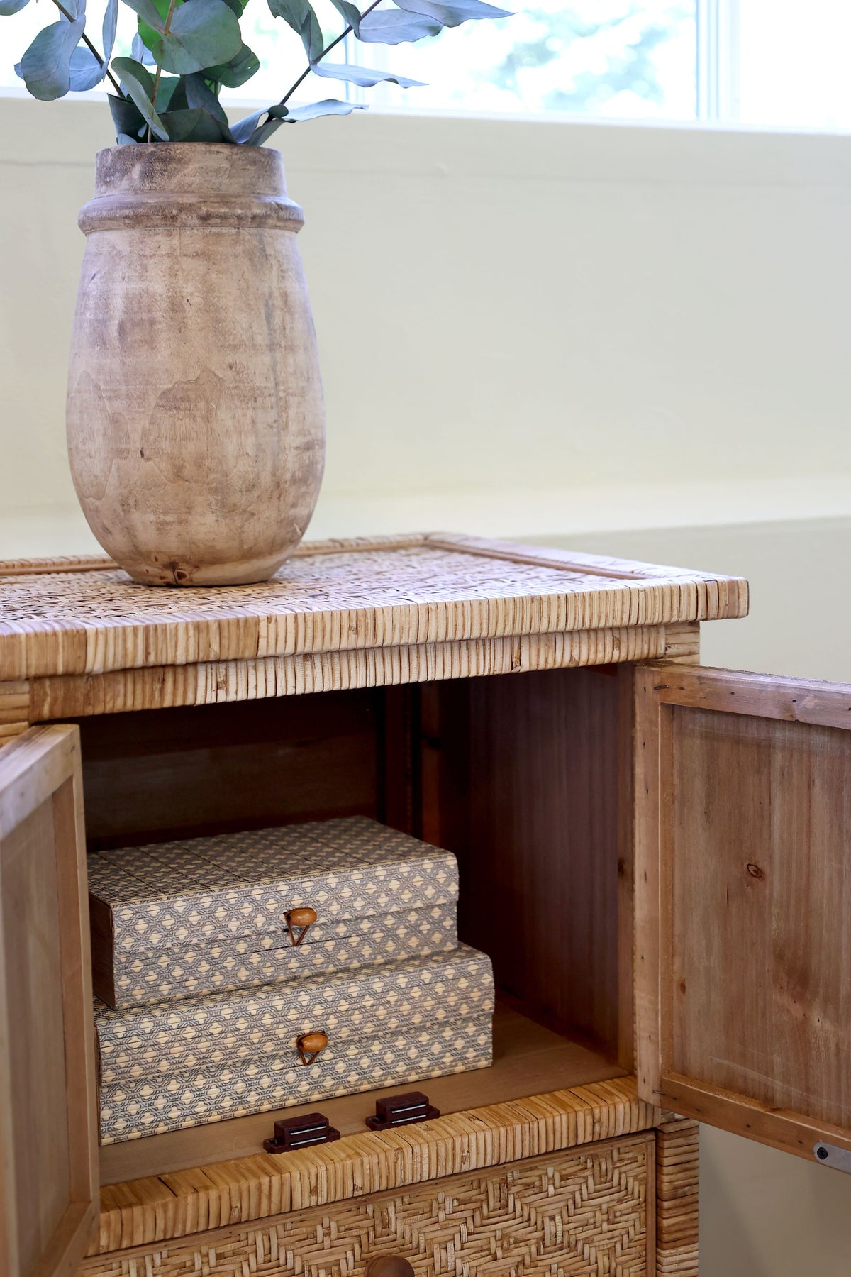 Schrank mit 2 Türen und 2 Schubladen, Rattan, natur