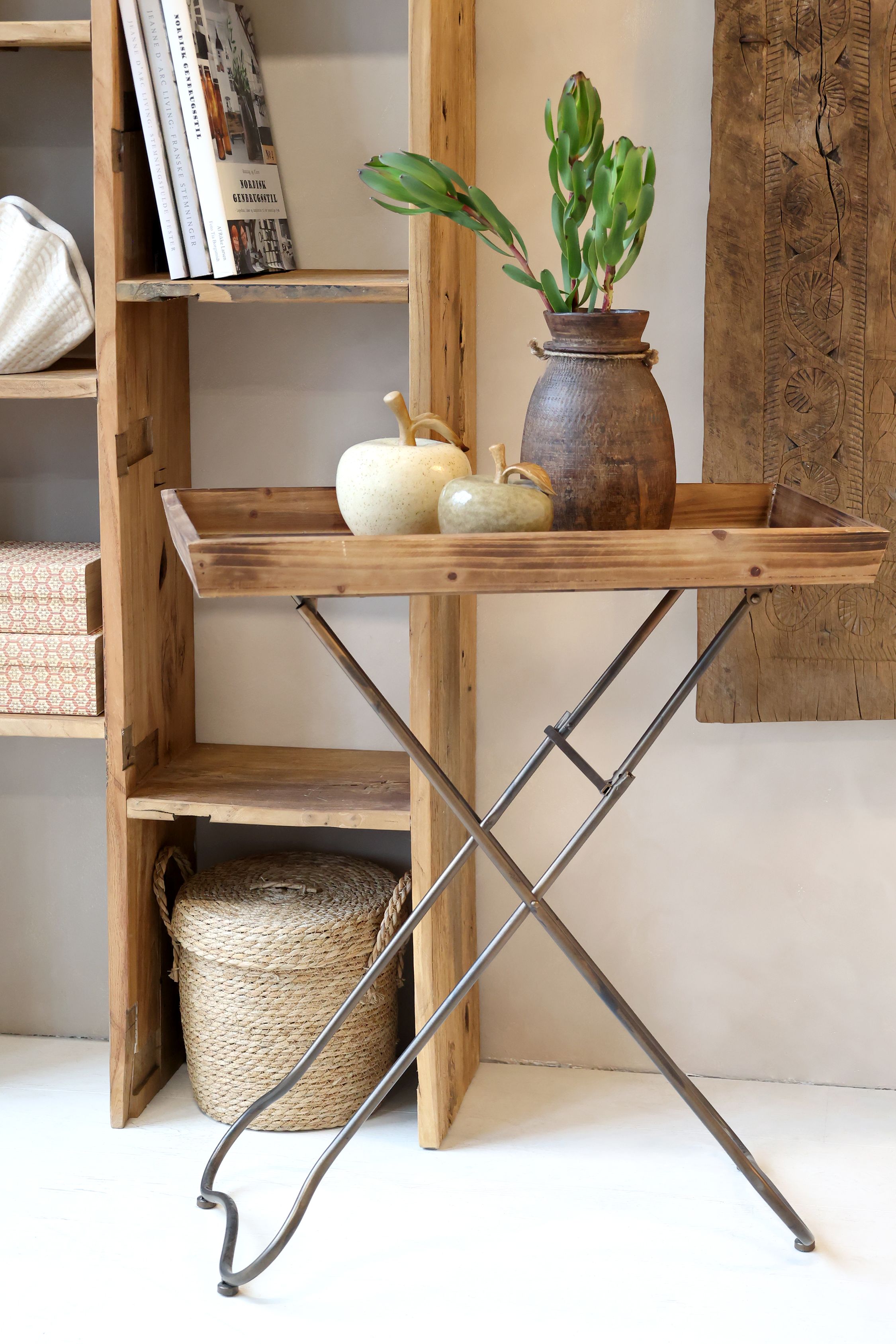 Serviertisch aus Eisen und Recyclingholz, 80 cm hoch