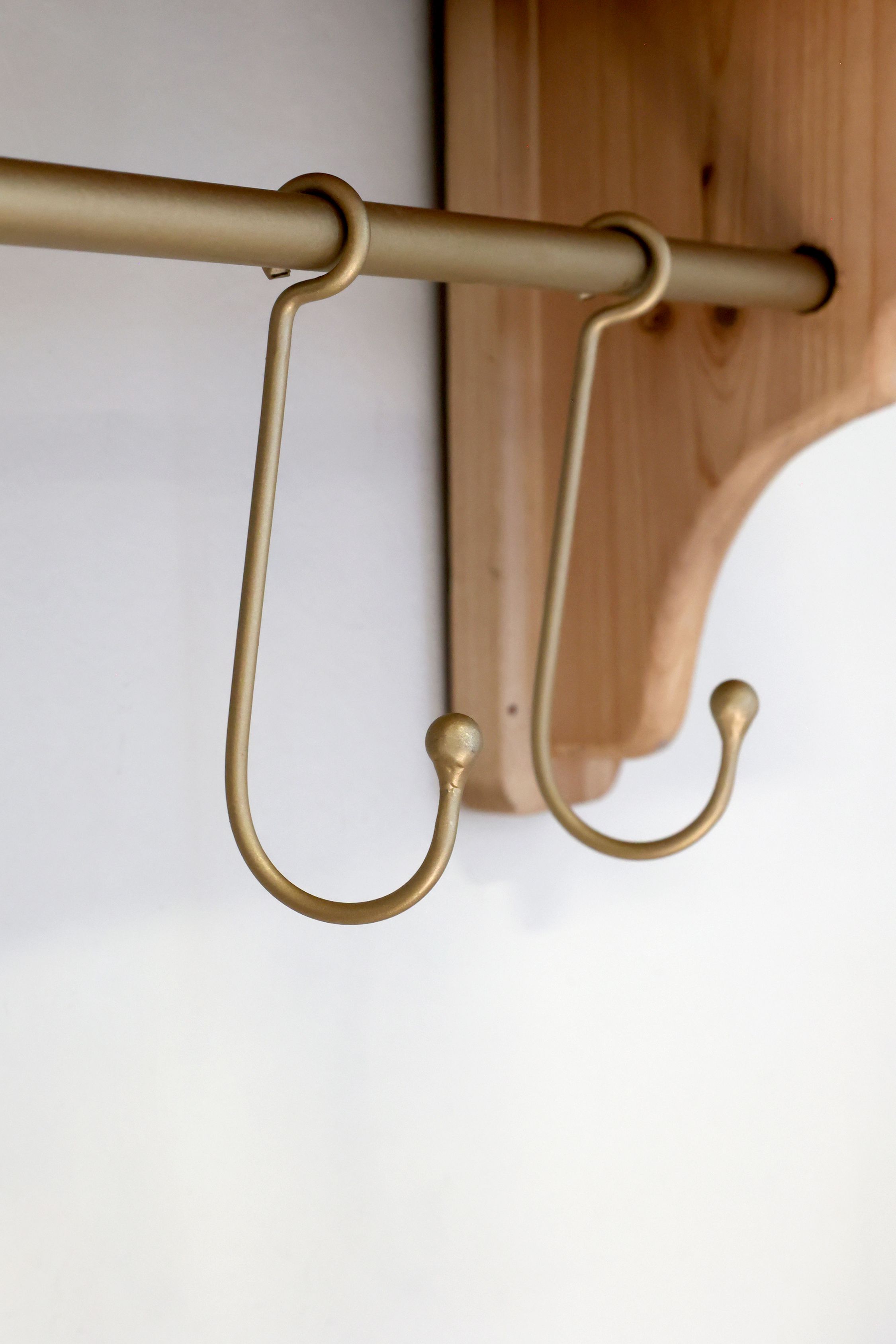 Regalbrett mit Haken aus Tannenholz und Eisen, 120 cm lang